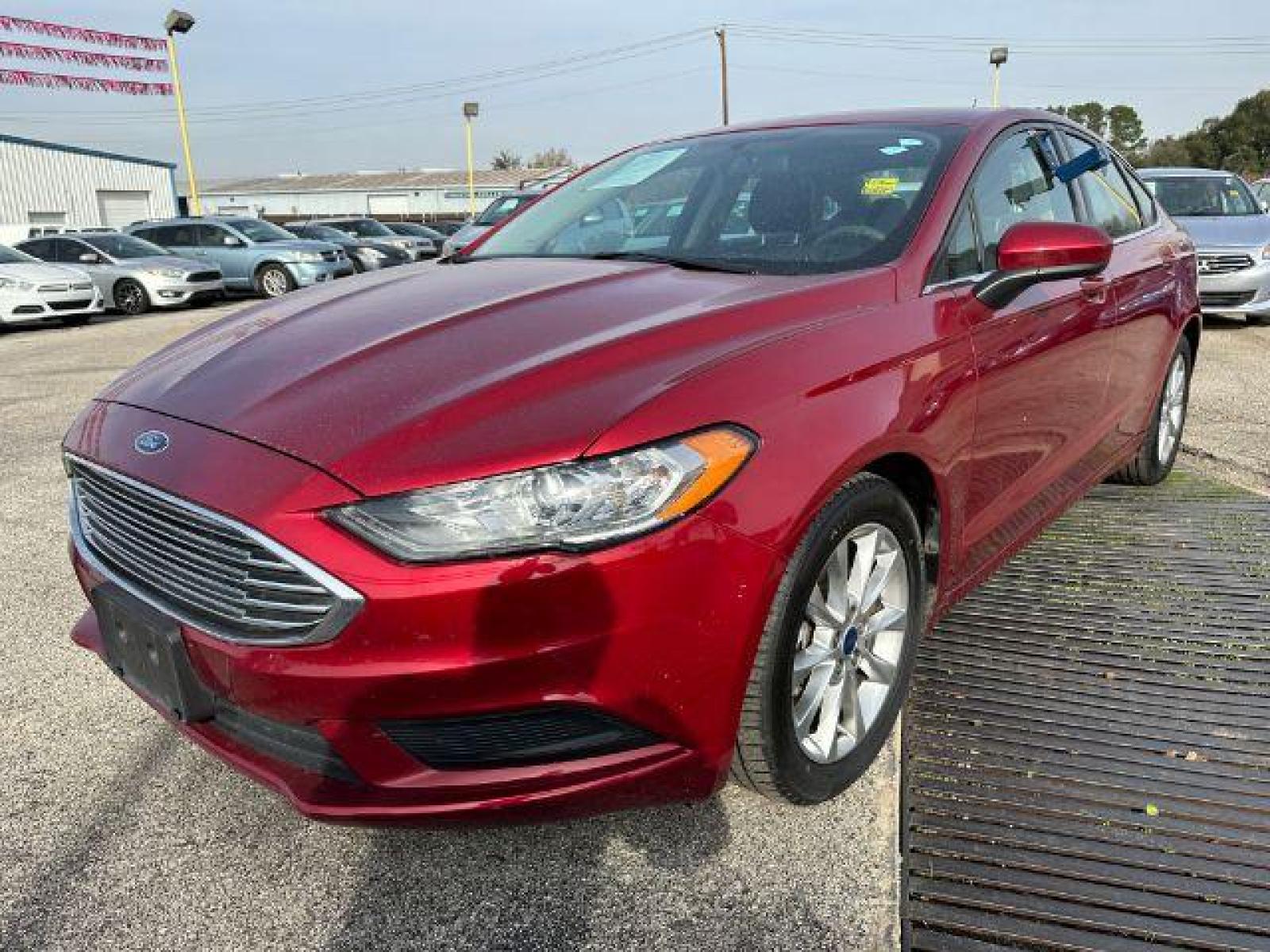 2017 RED Ford FUS SE (3FA6P0HD0HR) with an 1.5L L4 DOHC 16V engine, 6-Speed Automatic transmission, located at 2715 W Pioneer Pkwy, Arlington, TX, 76013, (817) 265-9009, 32.710262, -97.153236 - Photo #2