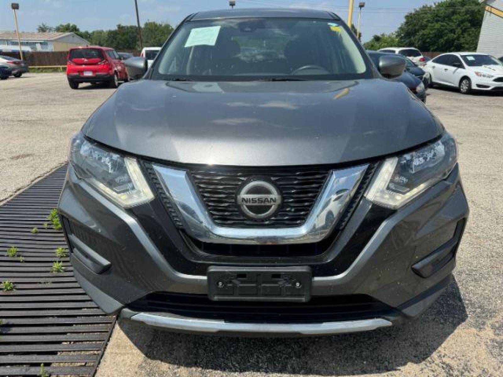 2019 GRAY Nissan Rogue S 2WD (JN8AT2MT7KW) with an 2.5L L4 DOHC 16V engine, Continuously Variabl transmission, located at 2715 W Pioneer Pkwy, Arlington, TX, 76013, (817) 265-9009, 32.710262, -97.153236 - Photo #4