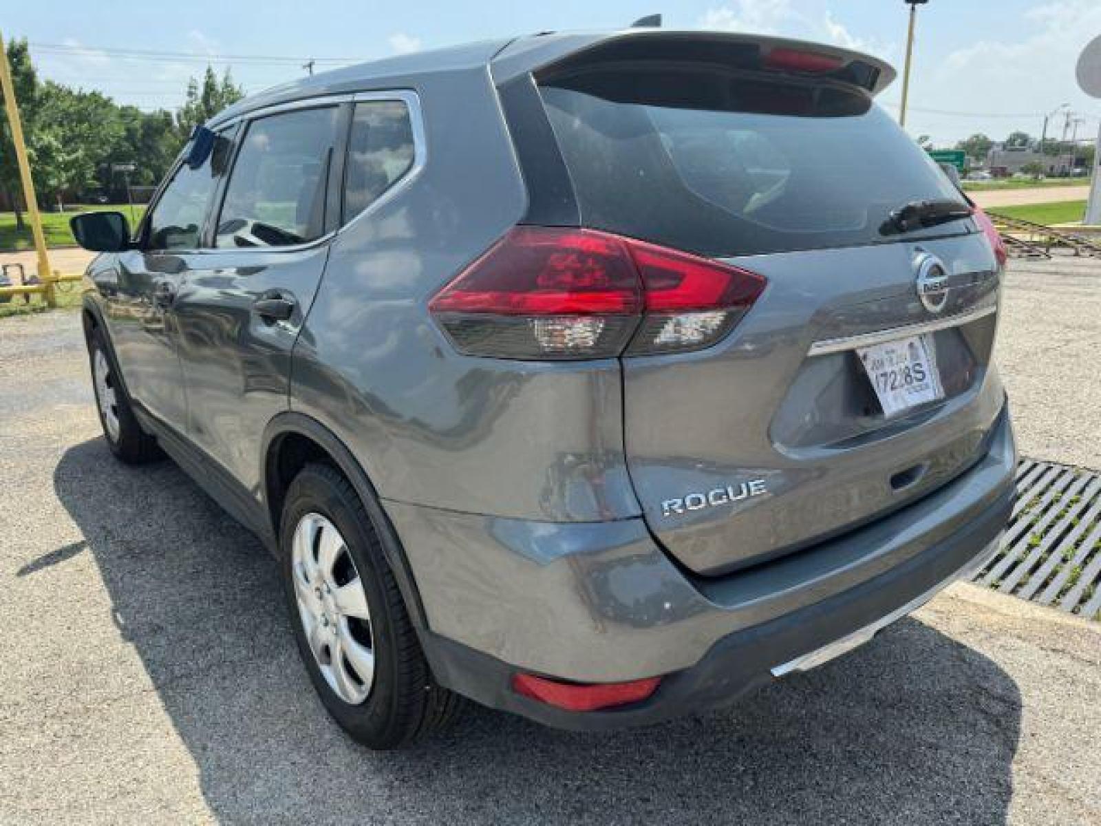 2019 GRAY Nissan Rogue S 2WD (JN8AT2MT7KW) with an 2.5L L4 DOHC 16V engine, Continuously Variabl transmission, located at 2715 W Pioneer Pkwy, Arlington, TX, 76013, (817) 265-9009, 32.710262, -97.153236 - Photo #8