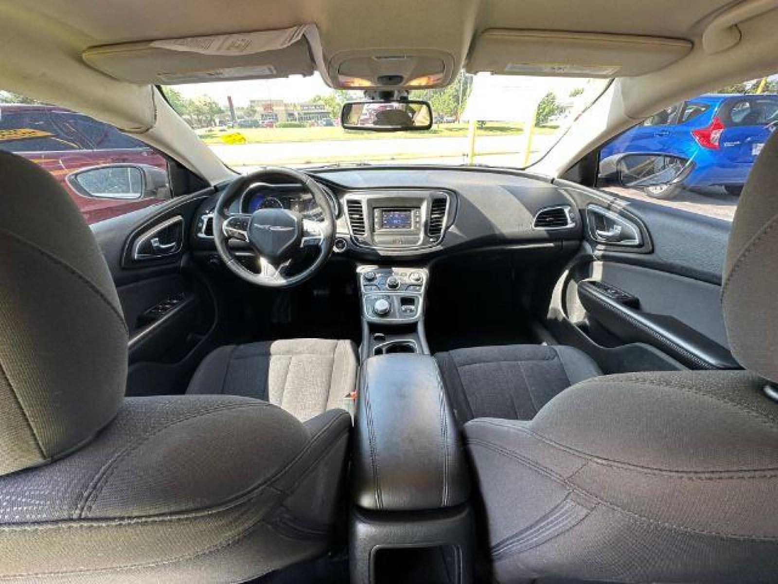 2015 SILVER Chrysler 200 Limited (1C3CCCAB2FN) with an 2.4L L4 DOHC 16V engine, 9-Speed Automatic transmission, located at 2715 W Pioneer Pkwy, Arlington, TX, 76013, (817) 265-9009, 32.710262, -97.153236 - Photo #12