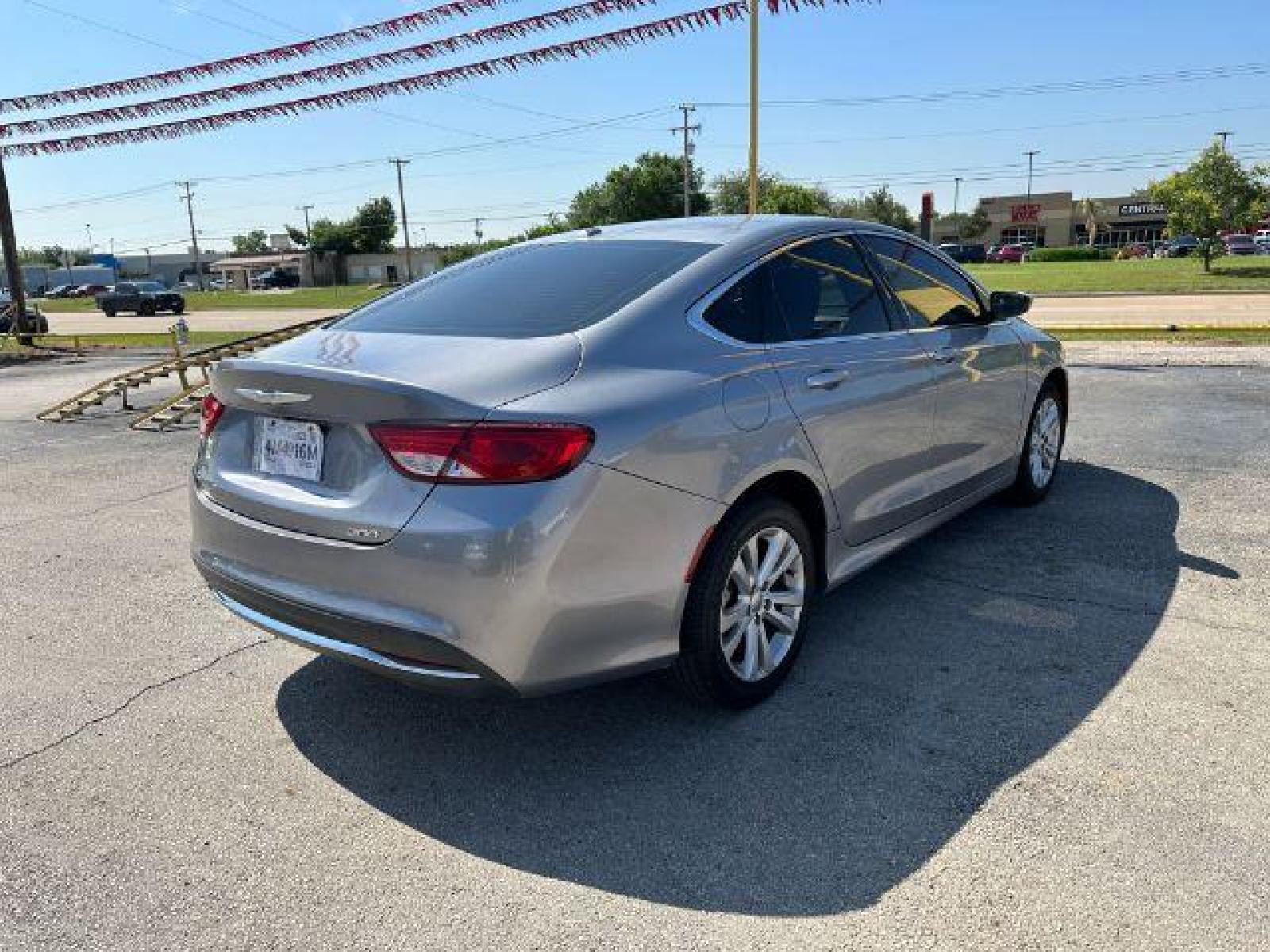 2015 SILVER Chrysler 200 Limited (1C3CCCAB2FN) with an 2.4L L4 DOHC 16V engine, 9-Speed Automatic transmission, located at 2715 W Pioneer Pkwy, Arlington, TX, 76013, (817) 265-9009, 32.710262, -97.153236 - Photo #6