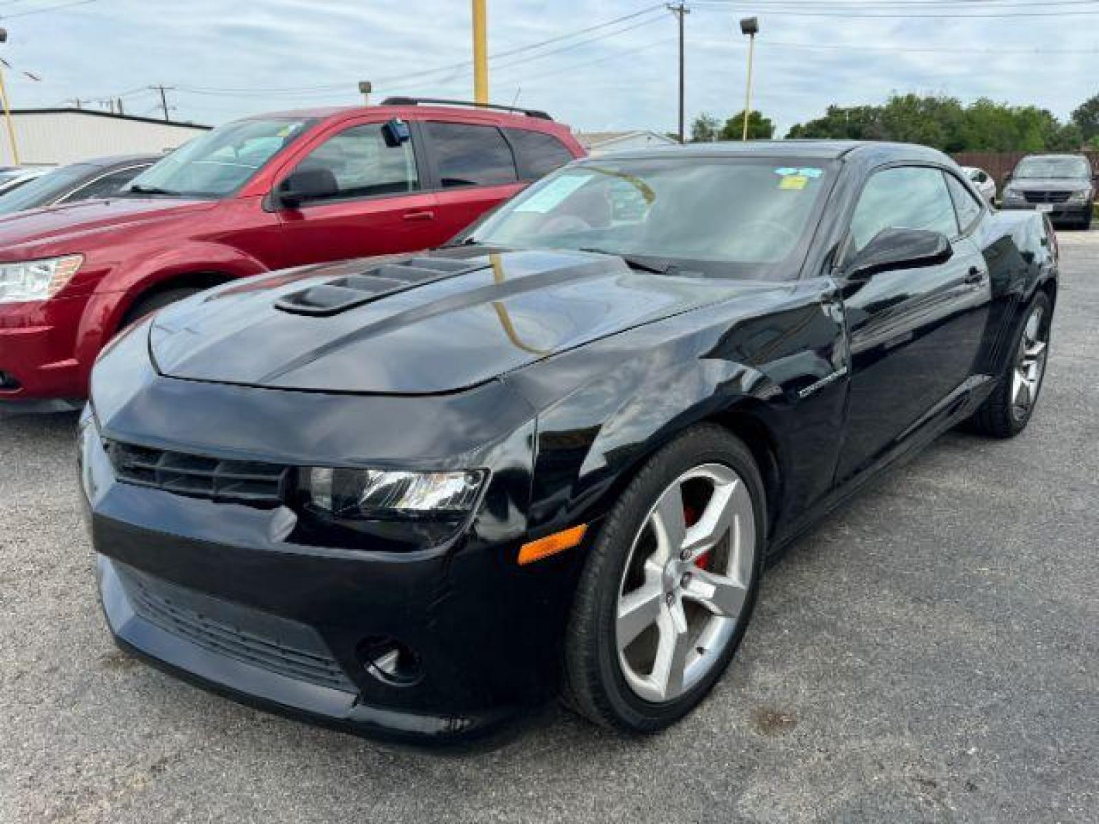 2015 BLACK Chevrolet Camaro 1LT Coupe (2G1FD1E37F9) with an 3.6L V6 DOHC 24V FFV engine, 6-Speed Automatic transmission, located at 2715 W Pioneer Pkwy, Arlington, TX, 76013, (817) 265-9009, 32.710262, -97.153236 - Photo #2