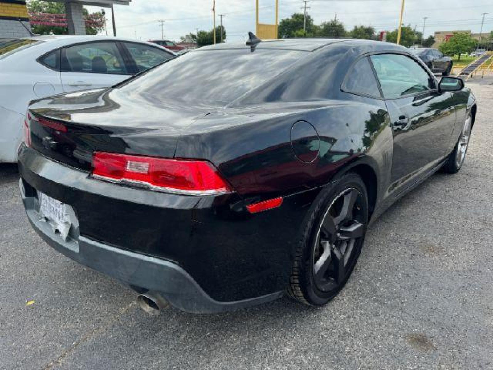 2015 BLACK Chevrolet Camaro 1LT Coupe (2G1FD1E37F9) with an 3.6L V6 DOHC 24V FFV engine, 6-Speed Automatic transmission, located at 2715 W Pioneer Pkwy, Arlington, TX, 76013, (817) 265-9009, 32.710262, -97.153236 - Photo #5