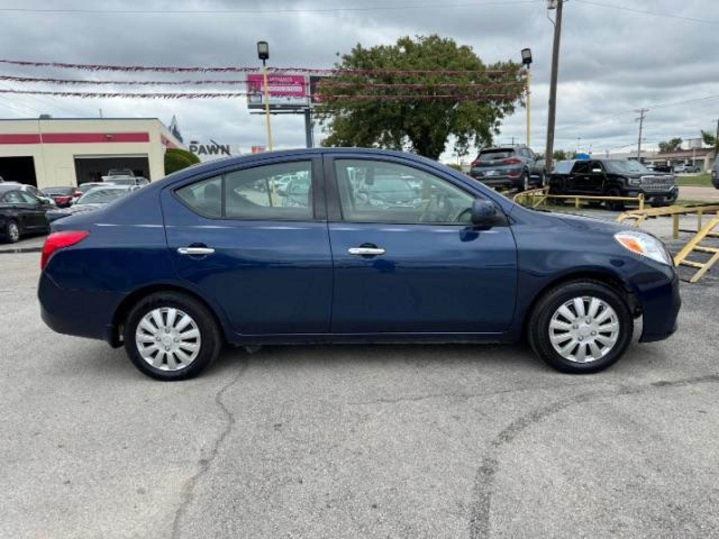 2014 BLUE Nissan Versa 1.6 SL Sedan (3N1CN7APXEK) with an 1.6L L4 DOHC 16V engine, Continuously Variabl transmission, located at 2715 W Pioneer Pkwy, Arlington, TX, 76013, (817) 265-9009, 32.710262, -97.153236 - Photo#5