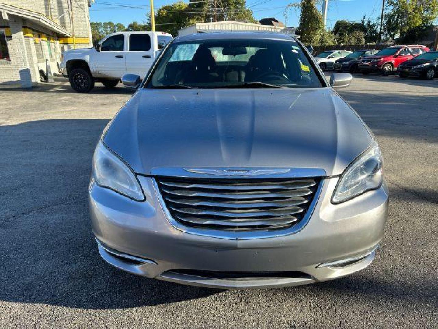 2014 Billet Silver Metall Chrysler 200 LX (1C3CCBABXEN) with an 2.4L L4 DOHC 16V engine, 6-Speed Automatic transmission, located at 2715 W Pioneer Pkwy, Arlington, TX, 76013, (817) 265-9009, 32.710262, -97.153236 - Photo#3