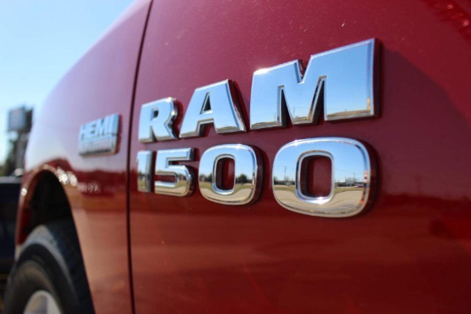 2014 Red RAM 1500 SLT Quad Cab 2WD (1C6RR6GT3ES) with an 5.7L V8 OHV 16V engine, 8-Speed Automatic transmission, located at 2715 W Pioneer Pkwy, Arlington, TX, 76013, (817) 265-9009, 32.710262, -97.153236- Photo#9
