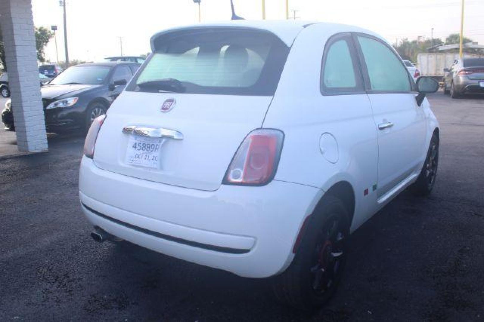 2016 Fiat 500 Pop Hatchback (3C3CFFAR0GT) with an 1.4L L4 engine, located at 2715 W Pioneer Pkwy, Arlington, TX, 76013, (817) 265-9009, 32.710262, -97.153236 - Photo#5