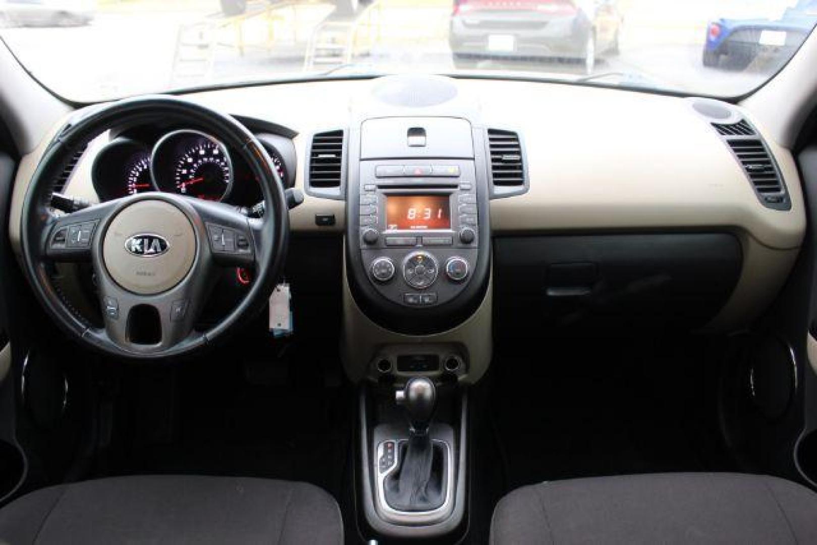 2013 Brown Kia Soul ! (KNDJT2A6XD7) with an 2.0L L4 DOHC 16V engine, located at 2715 W Pioneer Pkwy, Arlington, TX, 76013, (817) 265-9009, 32.710262, -97.153236 - Photo#11
