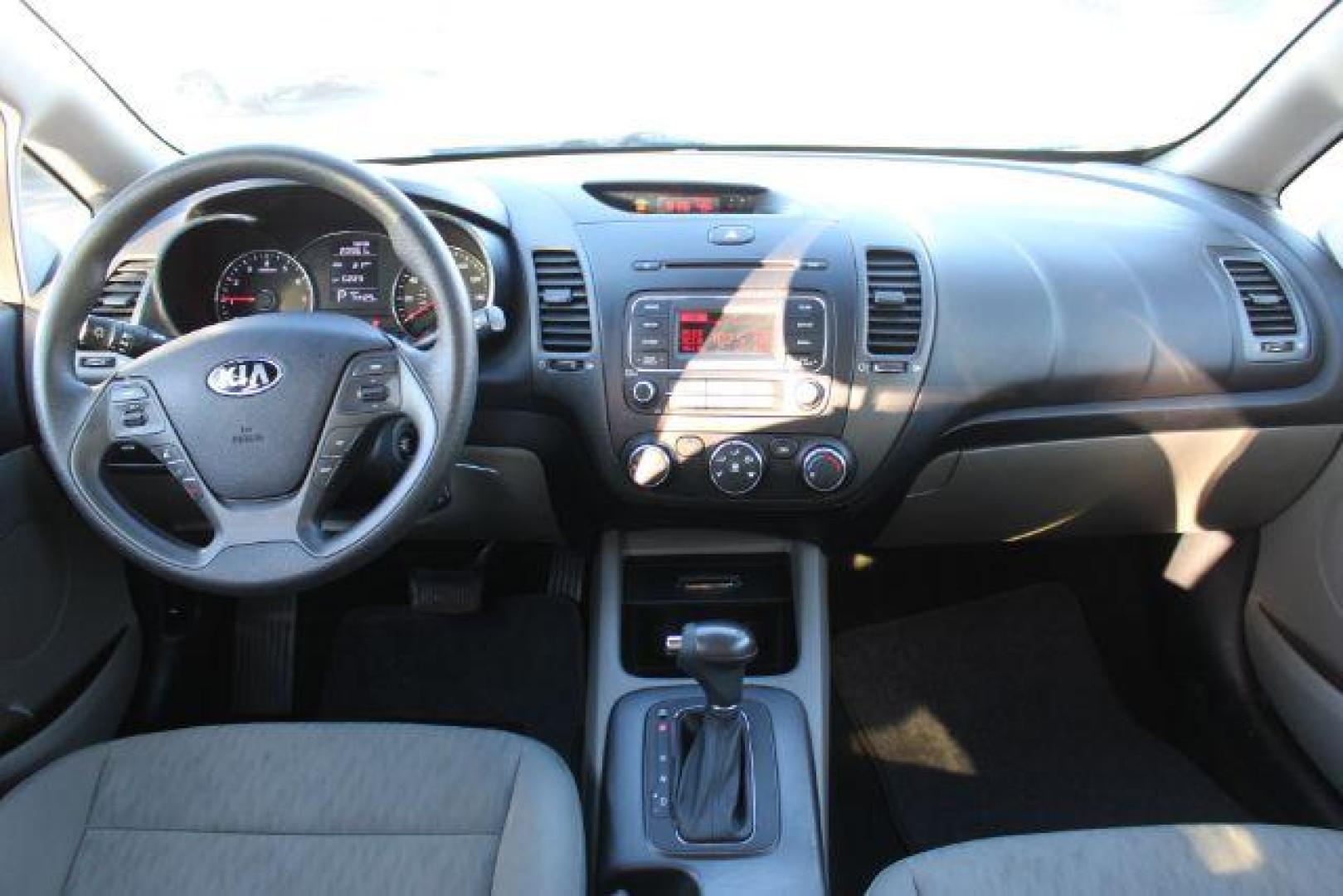 2014 SILVER Kia Forte LX A6 (KNAFK4A64E5) with an 1.8L L4 DOHC 16V engine, 6-Speed Automatic transmission, located at 2715 W Pioneer Pkwy, Arlington, TX, 76013, (817) 265-9009, 32.710262, -97.153236 - Photo#11