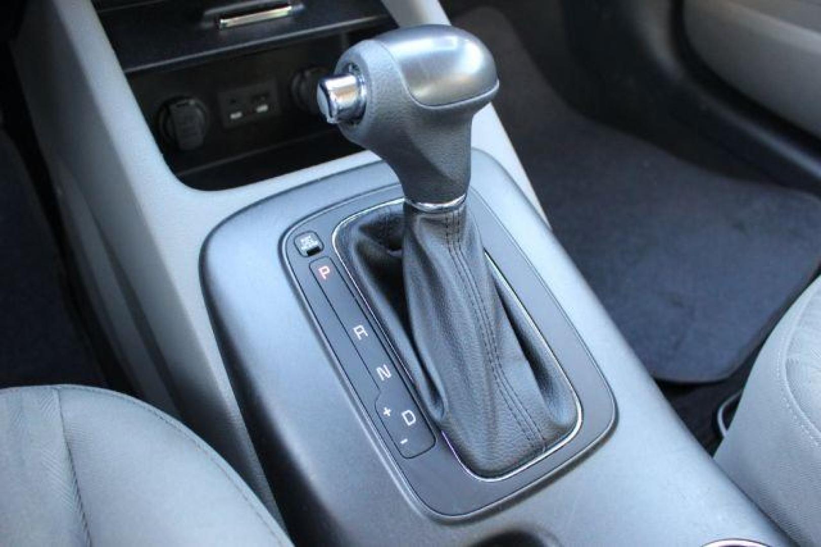 2014 SILVER Kia Forte LX A6 (KNAFK4A64E5) with an 1.8L L4 DOHC 16V engine, 6-Speed Automatic transmission, located at 2715 W Pioneer Pkwy, Arlington, TX, 76013, (817) 265-9009, 32.710262, -97.153236 - Photo#15