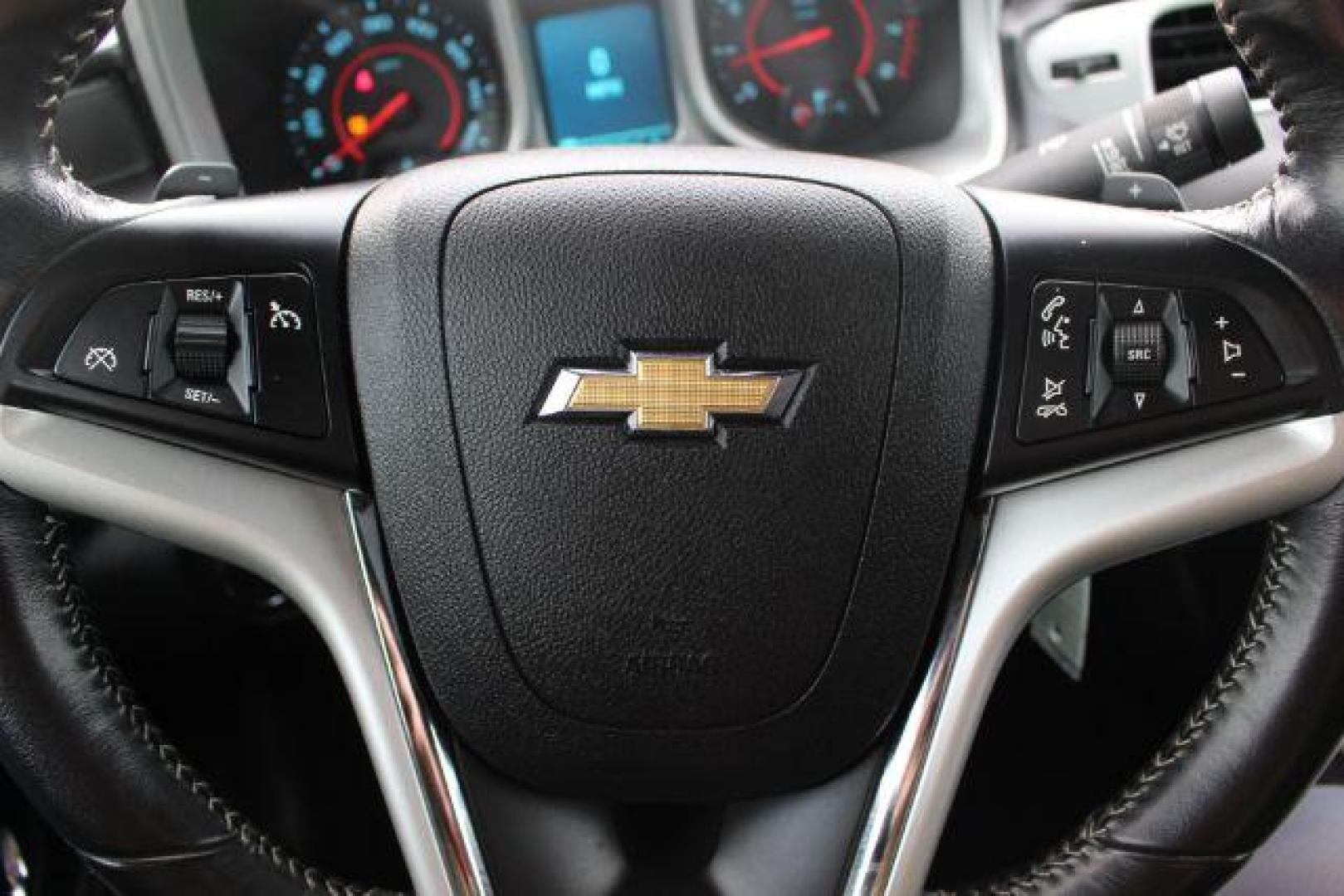 2013 SILVER Chevrolet Camaro Coupe 2LT (2G1FC1E36D9) with an 3.6L V6 DOHC 24V FFV engine, 6-Speed Automatic transmission, located at 2715 W Pioneer Pkwy, Arlington, TX, 76013, (817) 265-9009, 32.710262, -97.153236 - Photo#13