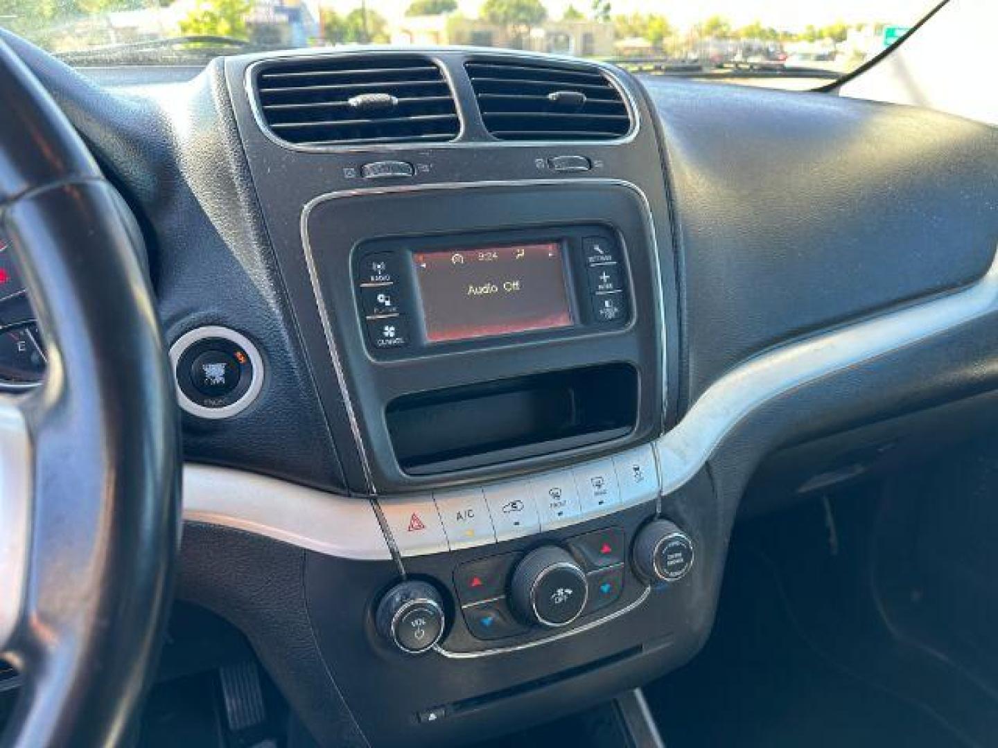 2014 GRAY Dodge Journey SE (3C4PDCAB8ET) with an 2.4L L4 DOHC 16V engine, 4-Speed Automatic transmission, located at 2715 W Pioneer Pkwy, Arlington, TX, 76013, (817) 265-9009, 32.710262, -97.153236 - Photo#17