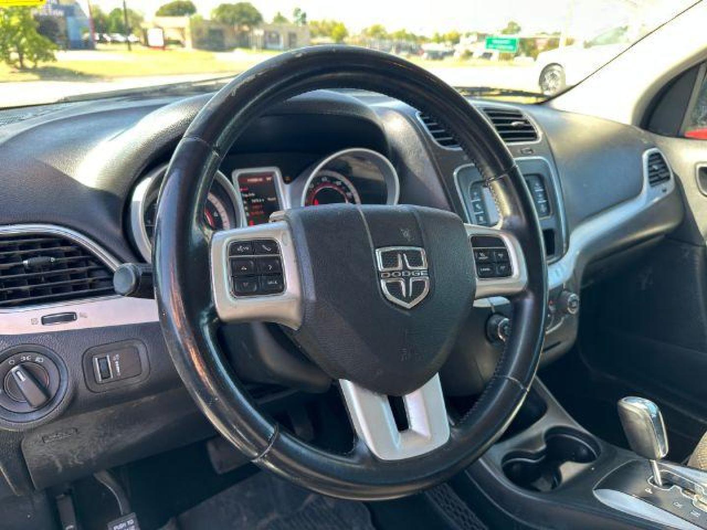 2014 GRAY Dodge Journey SE (3C4PDCAB8ET) with an 2.4L L4 DOHC 16V engine, 4-Speed Automatic transmission, located at 2715 W Pioneer Pkwy, Arlington, TX, 76013, (817) 265-9009, 32.710262, -97.153236 - Photo#15
