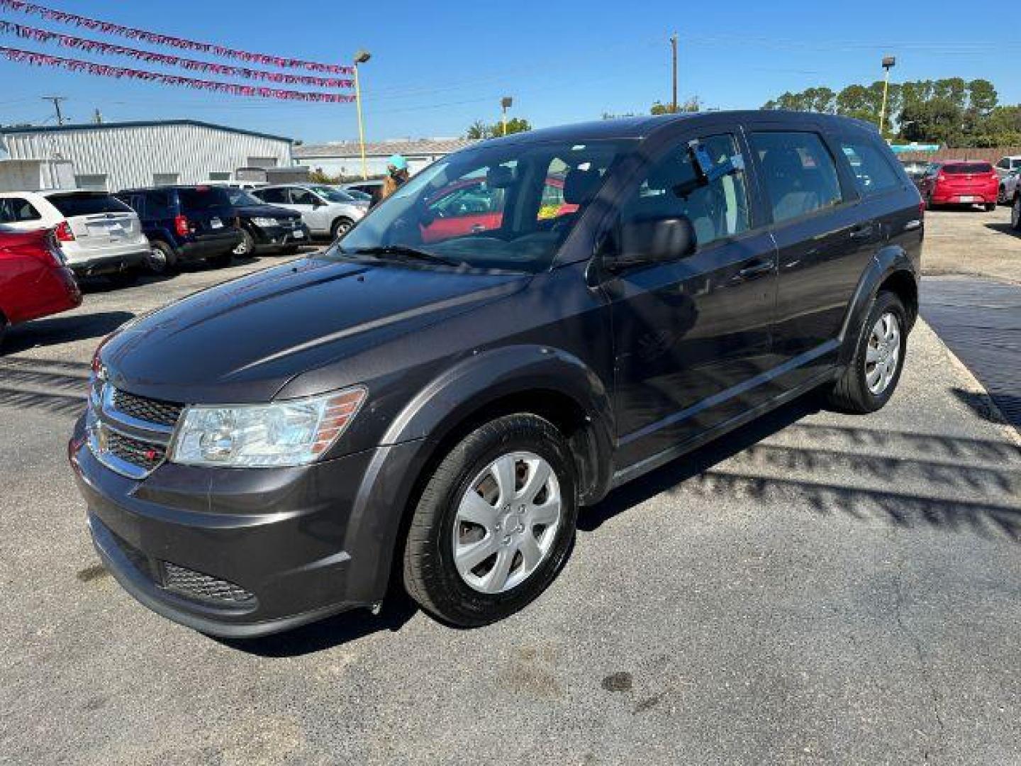 2014 GRAY Dodge Journey SE (3C4PDCAB8ET) with an 2.4L L4 DOHC 16V engine, 4-Speed Automatic transmission, located at 2715 W Pioneer Pkwy, Arlington, TX, 76013, (817) 265-9009, 32.710262, -97.153236 - Photo#2