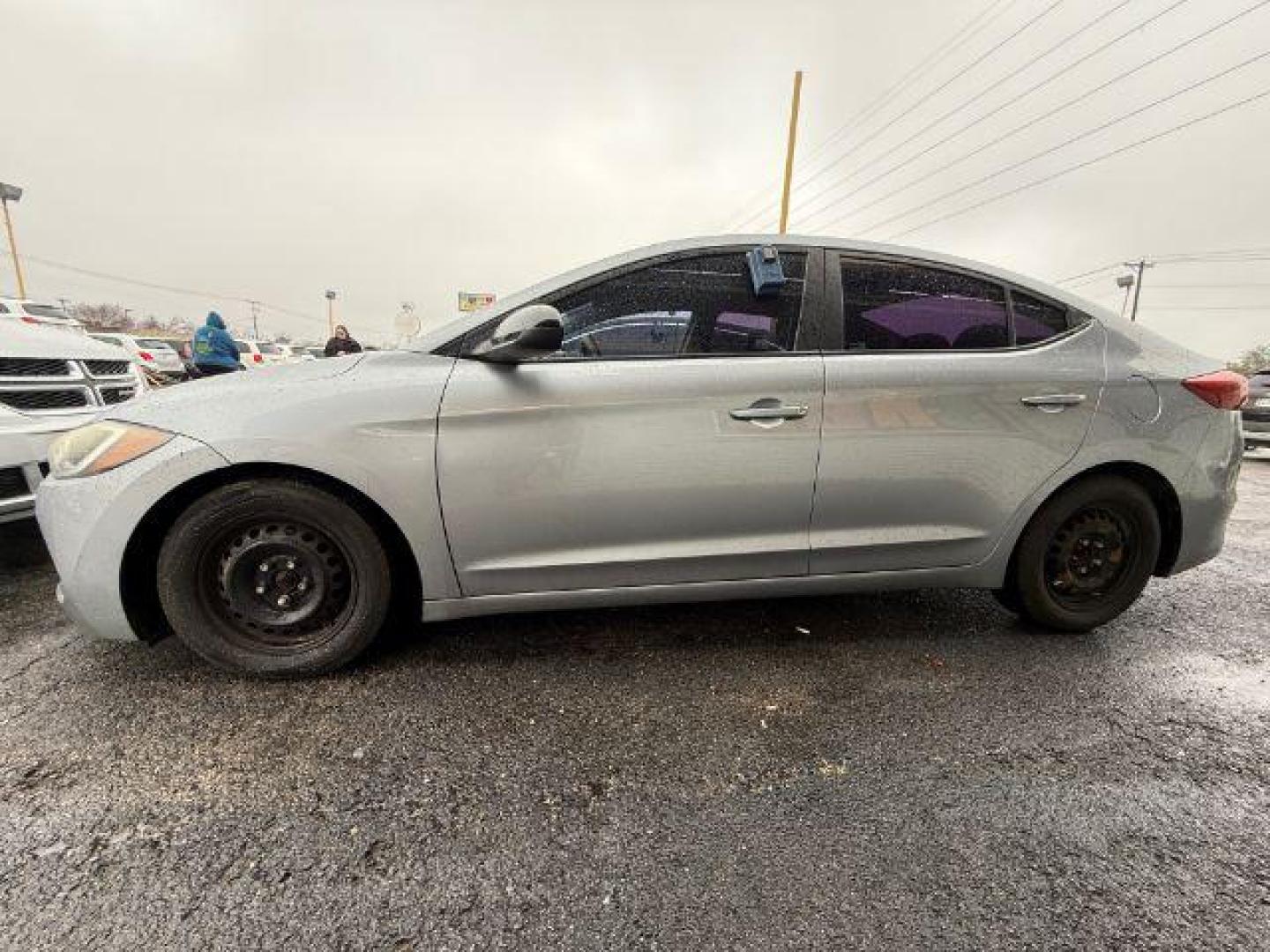 2017 GRAY HYUN ELA SE 6AT (5NPD74LF4HH) with an 1.8L L4 DOHC 16V engine, 6-Speed Automatic transmission, located at 2715 W Pioneer Pkwy, Arlington, TX, 76013, (817) 265-9009, 32.710262, -97.153236 - Photo#1