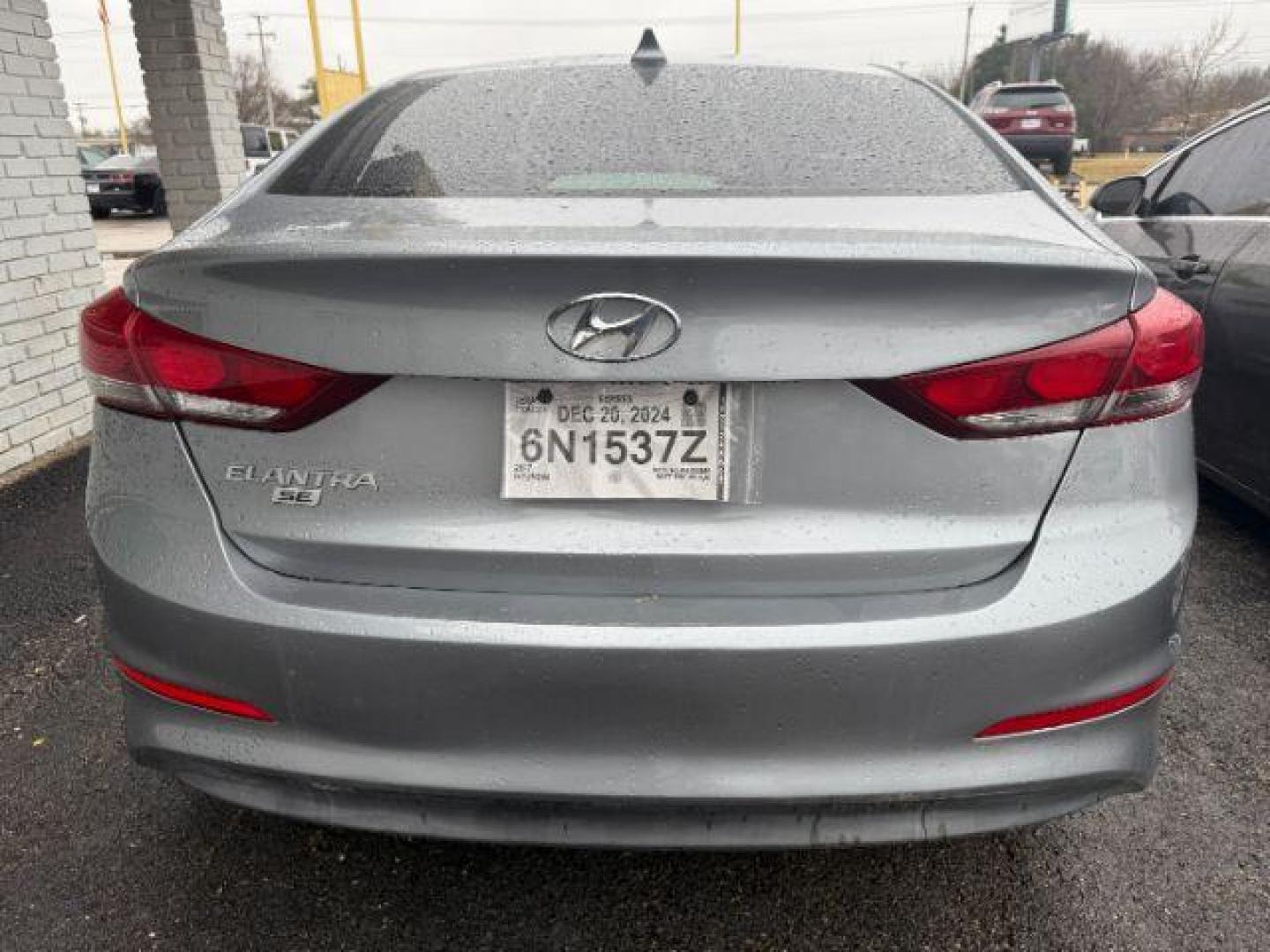 2017 GRAY HYUN ELA SE 6AT (5NPD74LF4HH) with an 1.8L L4 DOHC 16V engine, 6-Speed Automatic transmission, located at 2715 W Pioneer Pkwy, Arlington, TX, 76013, (817) 265-9009, 32.710262, -97.153236 - Photo#6
