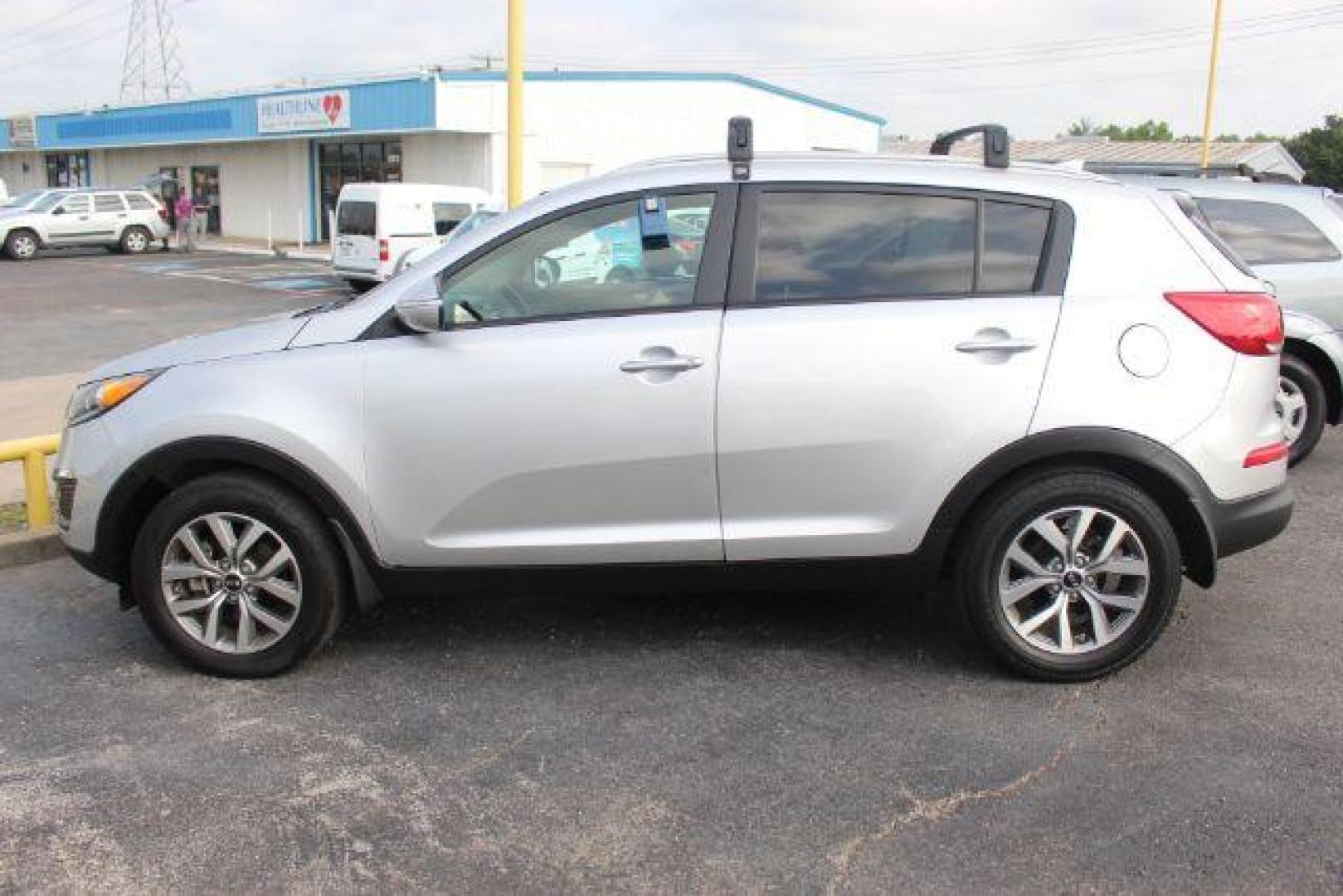2015 SILVER Kia Sportage LX FWD (KNDPB3AC7F7) with an 2.4L V6 DOHC 24V engine, 6-Speed Automatic transmission, located at 2715 W Pioneer Pkwy, Arlington, TX, 76013, (817) 265-9009, 32.710262, -97.153236 - Photo#1