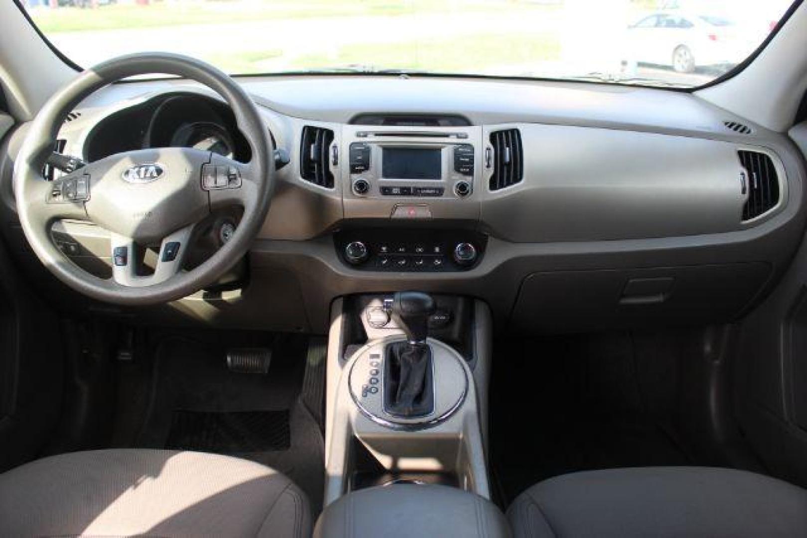 2015 SILVER Kia Sportage LX FWD (KNDPB3AC7F7) with an 2.4L V6 DOHC 24V engine, 6-Speed Automatic transmission, located at 2715 W Pioneer Pkwy, Arlington, TX, 76013, (817) 265-9009, 32.710262, -97.153236 - Photo#10