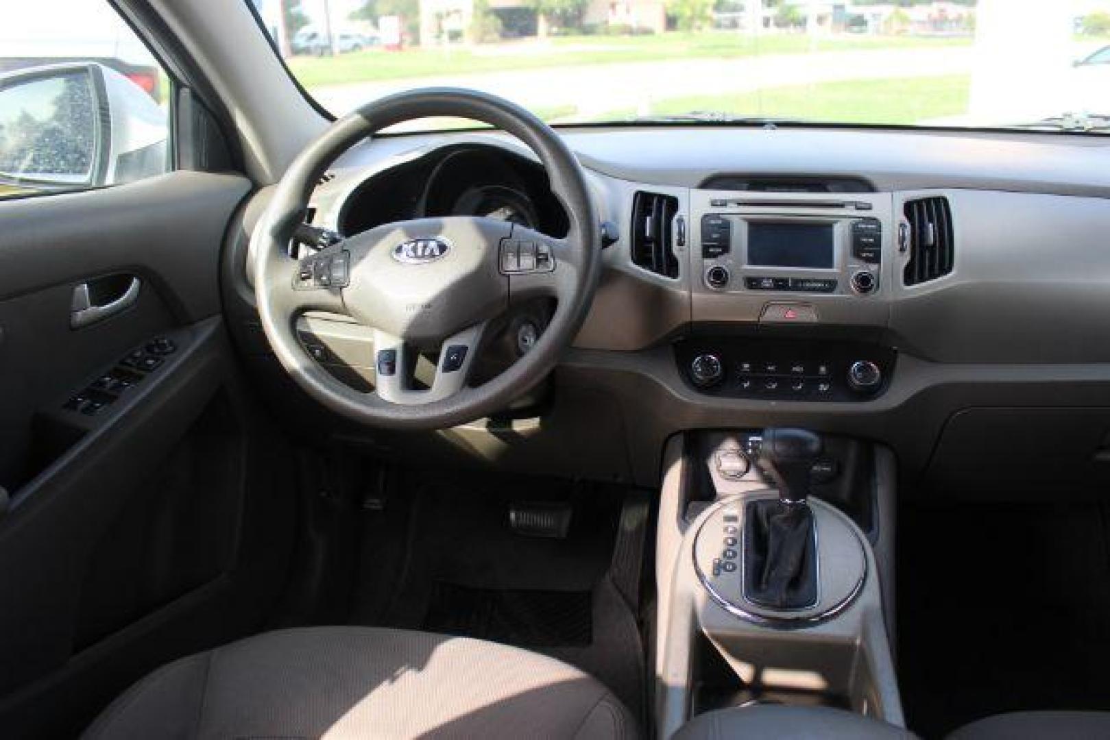 2015 SILVER Kia Sportage LX FWD (KNDPB3AC7F7) with an 2.4L V6 DOHC 24V engine, 6-Speed Automatic transmission, located at 2715 W Pioneer Pkwy, Arlington, TX, 76013, (817) 265-9009, 32.710262, -97.153236 - Photo#11