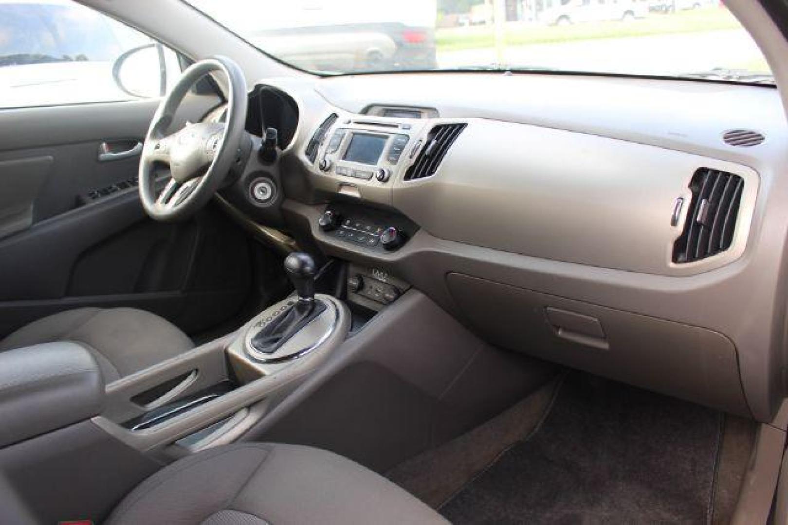 2015 SILVER Kia Sportage LX FWD (KNDPB3AC7F7) with an 2.4L V6 DOHC 24V engine, 6-Speed Automatic transmission, located at 2715 W Pioneer Pkwy, Arlington, TX, 76013, (817) 265-9009, 32.710262, -97.153236 - Photo#12