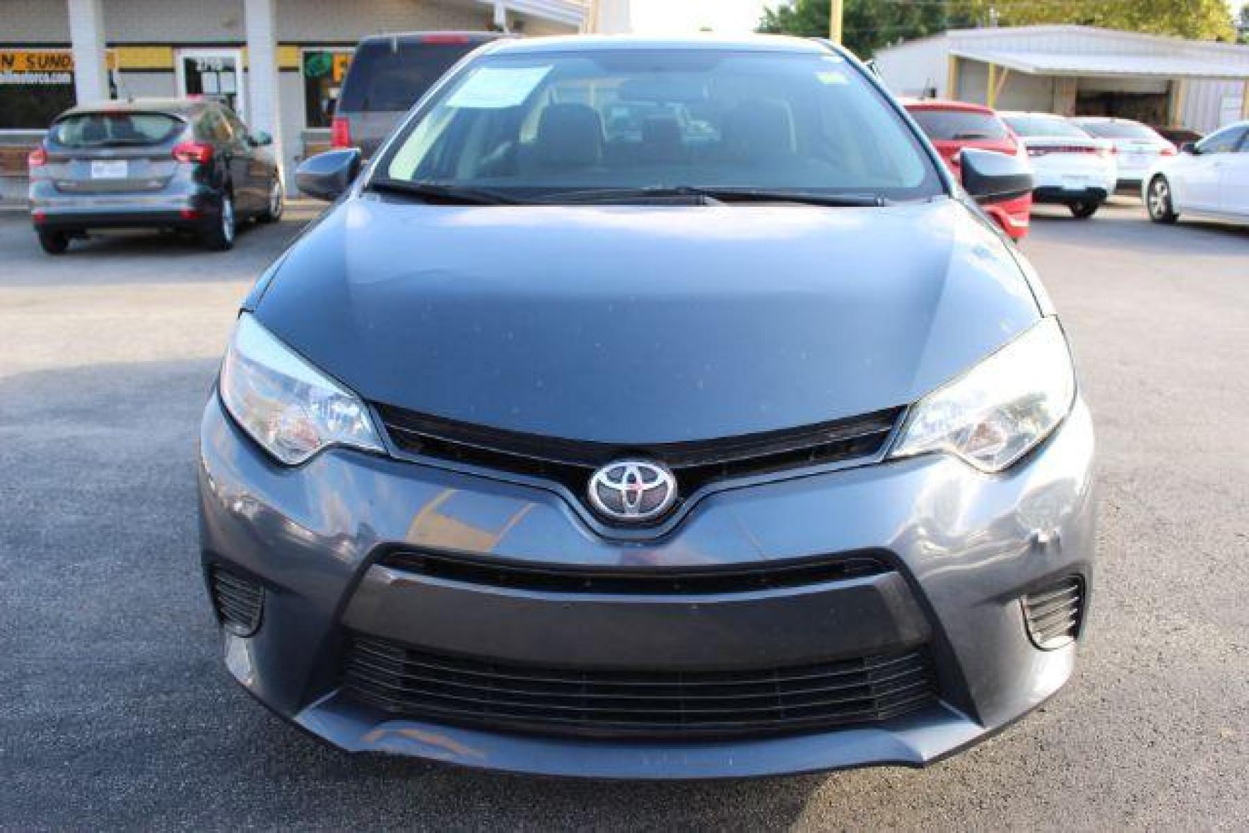 2016 GRAY Toyota Corolla LE CVT (5YFBURHE0GP) with an 1.8L L4 DOHC 16V engine, Continuously Variabl transmission, located at 2715 W Pioneer Pkwy, Arlington, TX, 76013, (817) 265-9009, 32.710262, -97.153236 - Photo #3