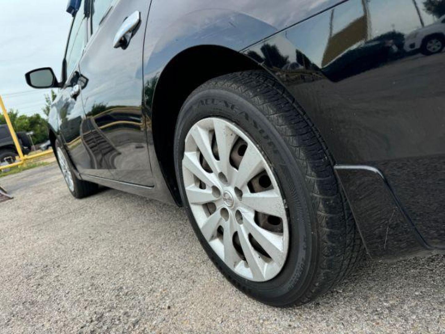 2017 Nissan Sentra SEDAN 4-DR (3N1AB7AP0HL) with an 1.8L L4 SFI DOHC 16V engine, Continuously Variable Transmission transmission, located at 2715 W Pioneer Pkwy, Arlington, TX, 76013, (817) 265-9009, 32.710262, -97.153236 - Photo#9
