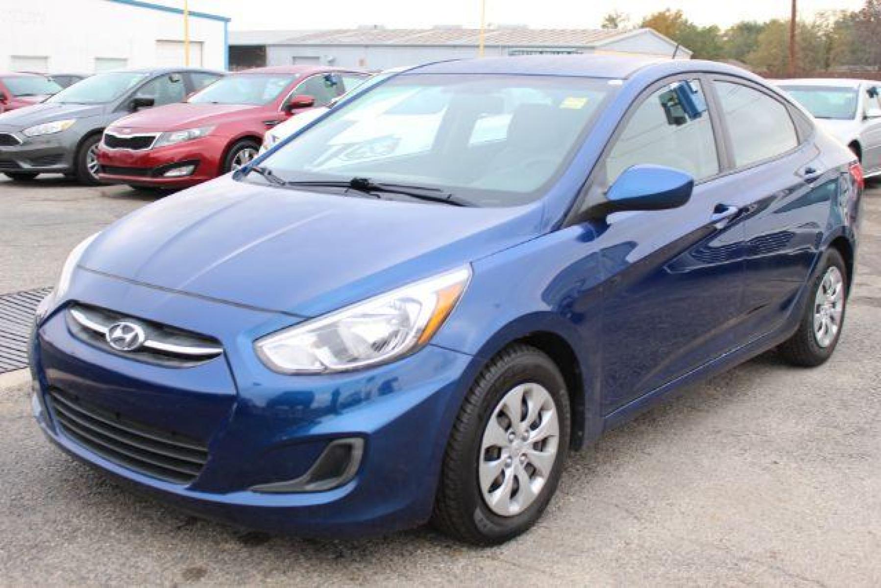 2017 BLUE Hyundai Accent SE 4-Door 6A (KMHCT4AE0HU) with an 1.6L L4 DOHC 16V engine, 6-Speed Automatic transmission, located at 2715 W Pioneer Pkwy, Arlington, TX, 76013, (817) 265-9009, 32.710262, -97.153236 - Photo #2