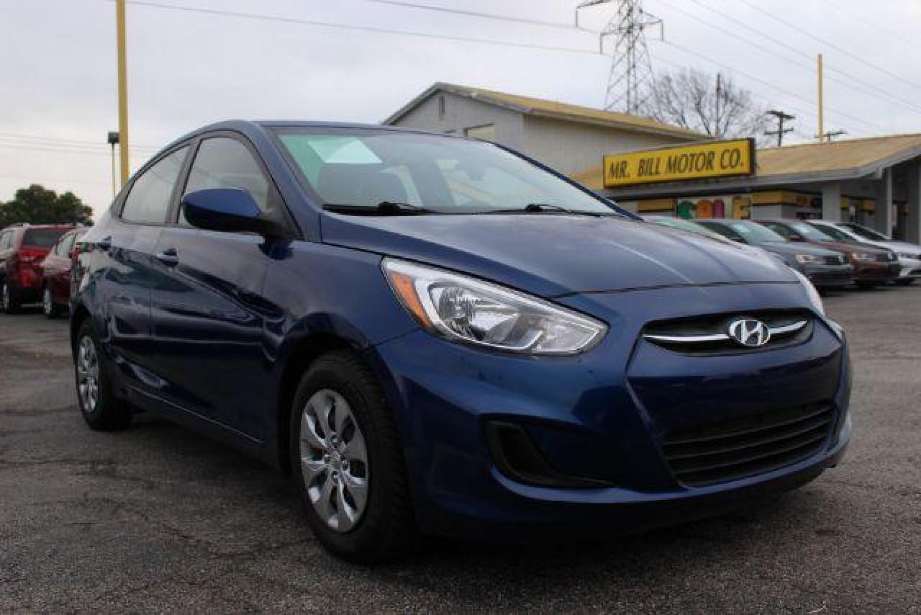 2017 BLUE Hyundai Accent SE 4-Door 6A (KMHCT4AE0HU) with an 1.6L L4 DOHC 16V engine, 6-Speed Automatic transmission, located at 2715 W Pioneer Pkwy, Arlington, TX, 76013, (817) 265-9009, 32.710262, -97.153236 - Photo #4