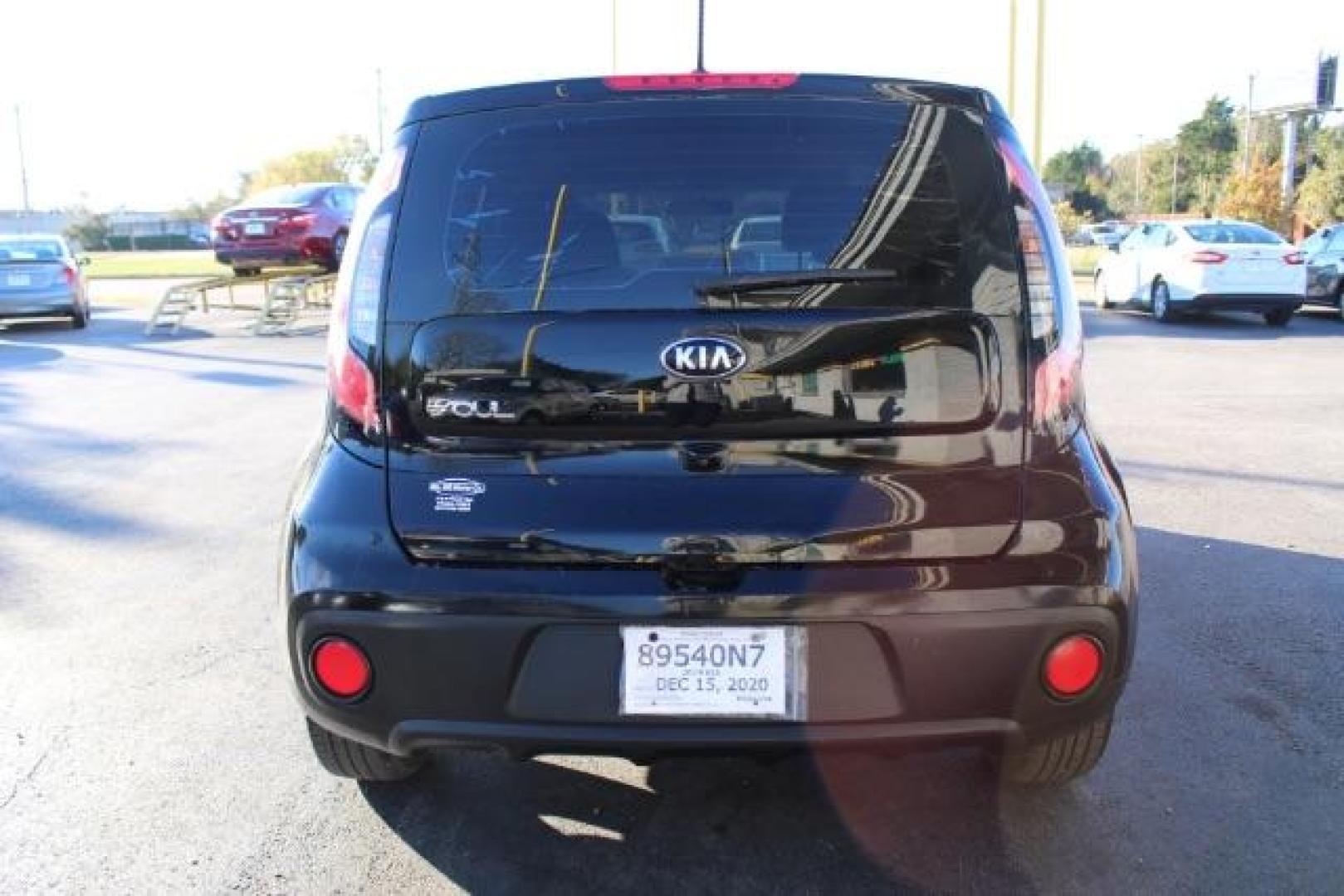 2019 BLACK Kia Soul Base 6A (KNDJN2A2XK7) with an 1.6L L4 DOHC 16V engine, 6-Speed Automatic transmission, located at 2715 W Pioneer Pkwy, Arlington, TX, 76013, (817) 265-9009, 32.710262, -97.153236 - Photo#7