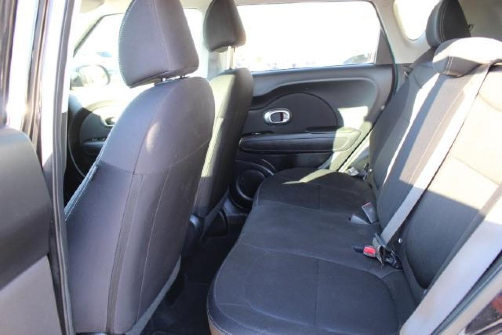 2019 BLACK Kia Soul Base 6A (KNDJN2A2XK7) with an 1.6L L4 DOHC 16V engine, 6-Speed Automatic transmission, located at 2715 W Pioneer Pkwy, Arlington, TX, 76013, (817) 265-9009, 32.710262, -97.153236 - Photo#9