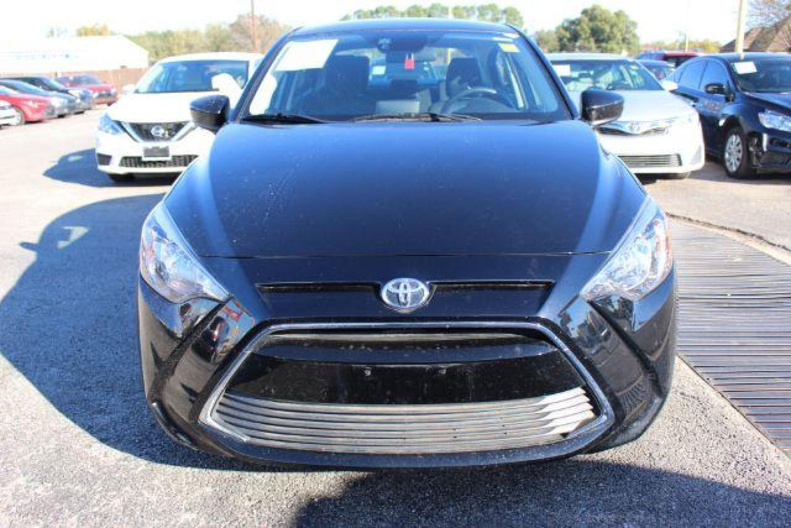 2018 BLACK Toyota Yaris iA 6A (3MYDLBYV2JY) with an 1.5L L4 DOHC 16V engine, 6-Speed Automatic transmission, located at 2715 W Pioneer Pkwy, Arlington, TX, 76013, (817) 265-9009, 32.710262, -97.153236 - Photo#3