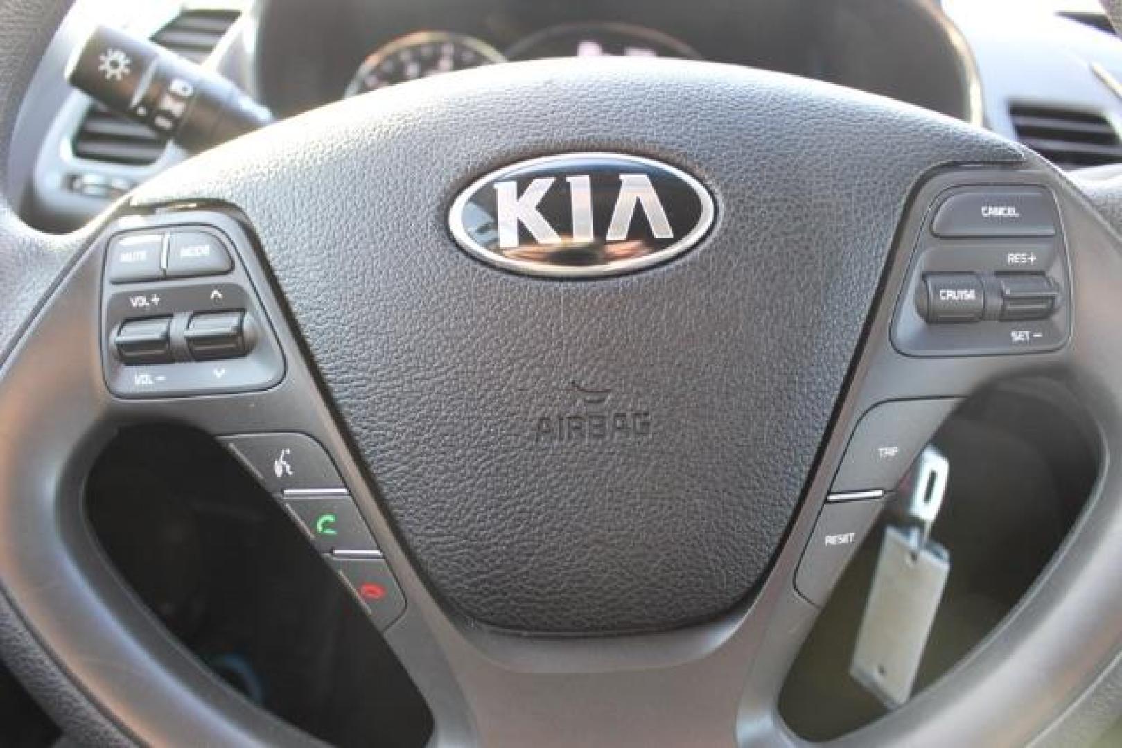 2018 MAROON Kia Forte LX 6A (3KPFK4A72JE) with an 2.0L L4 DOHC 16V engine, 6-Speed Automatic transmission, located at 2715 W Pioneer Pkwy, Arlington, TX, 76013, (817) 265-9009, 32.710262, -97.153236 - Photo#17