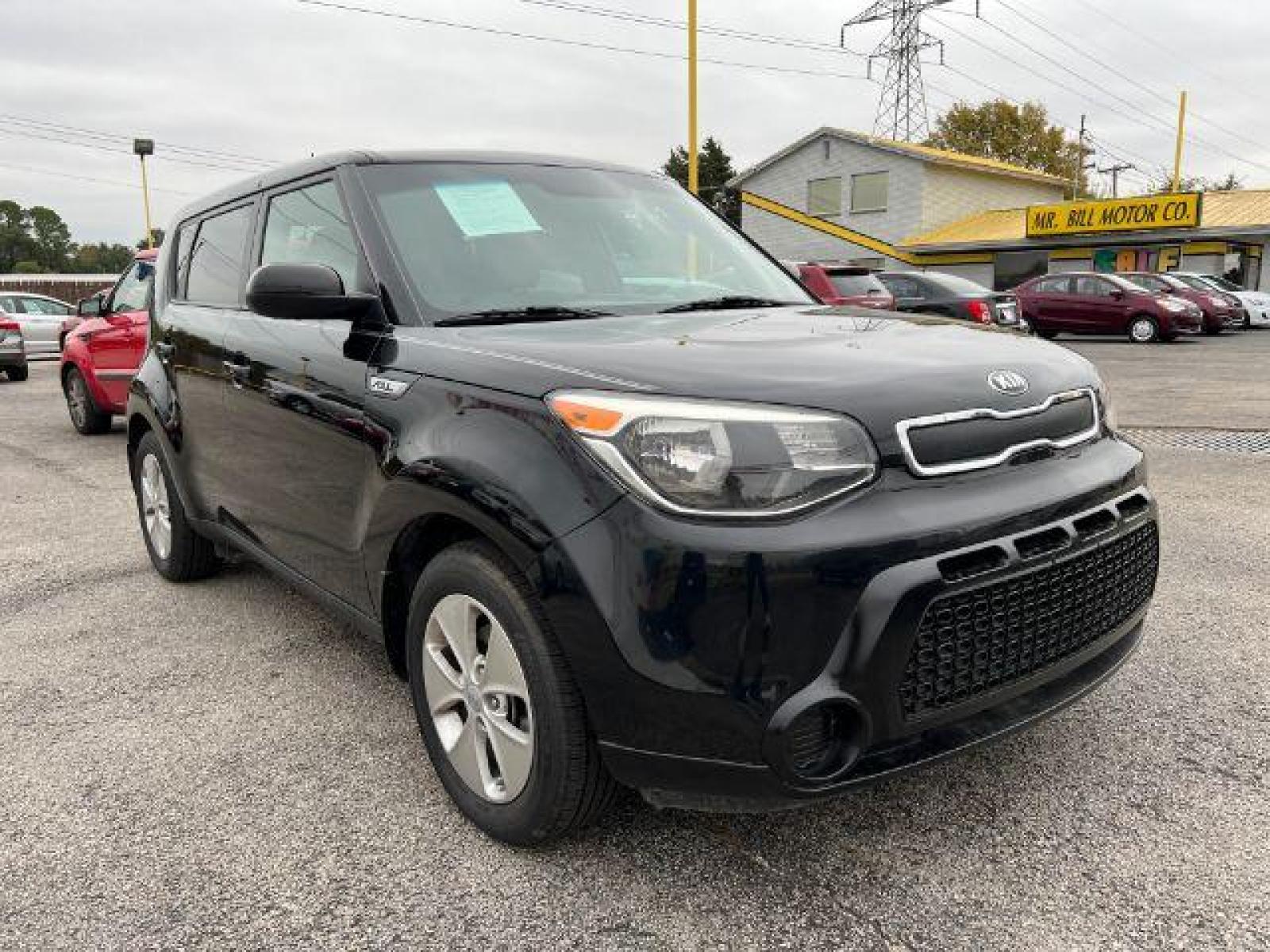 2018 BLACK Kia Soul Base 6A (KNDJN2A27J7) with an 1.6L L4 DOHC 16V engine, 6-Speed Automatic transmission, located at 2715 W Pioneer Pkwy, Arlington, TX, 76013, (817) 265-9009, 32.710262, -97.153236 - Photo #4
