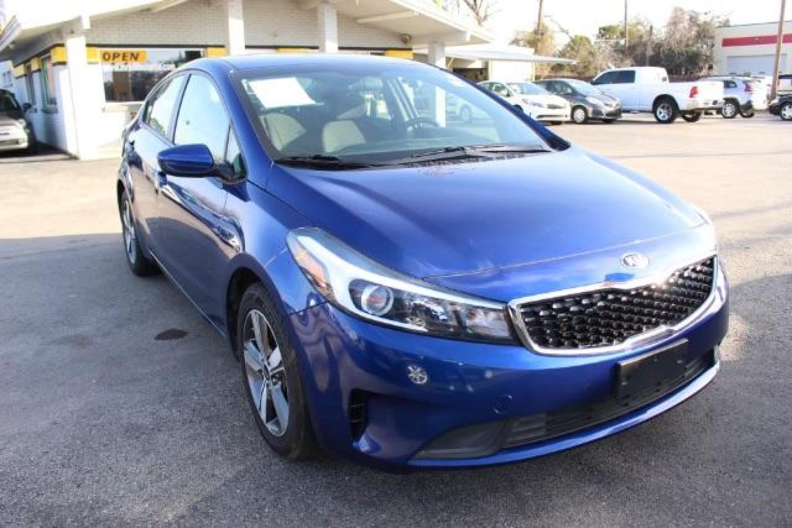 2018 BLUE Kia Forte LX 6A (3KPFL4A70JE) with an 2.0L L4 DOHC 16V engine, 6-Speed Automatic transmission, located at 2715 W Pioneer Pkwy, Arlington, TX, 76013, (817) 265-9009, 32.710262, -97.153236 - Photo#5