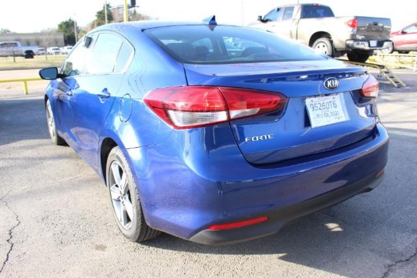 2018 BLUE Kia Forte LX 6A (3KPFL4A70JE) with an 2.0L L4 DOHC 16V engine, 6-Speed Automatic transmission, located at 2715 W Pioneer Pkwy, Arlington, TX, 76013, (817) 265-9009, 32.710262, -97.153236 - Photo#8