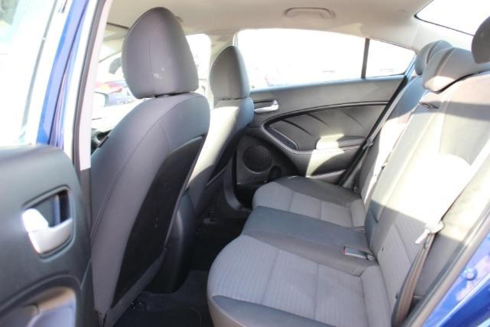 2018 BLUE Kia Forte LX 6A (3KPFL4A70JE) with an 2.0L L4 DOHC 16V engine, 6-Speed Automatic transmission, located at 2715 W Pioneer Pkwy, Arlington, TX, 76013, (817) 265-9009, 32.710262, -97.153236 - Photo#9