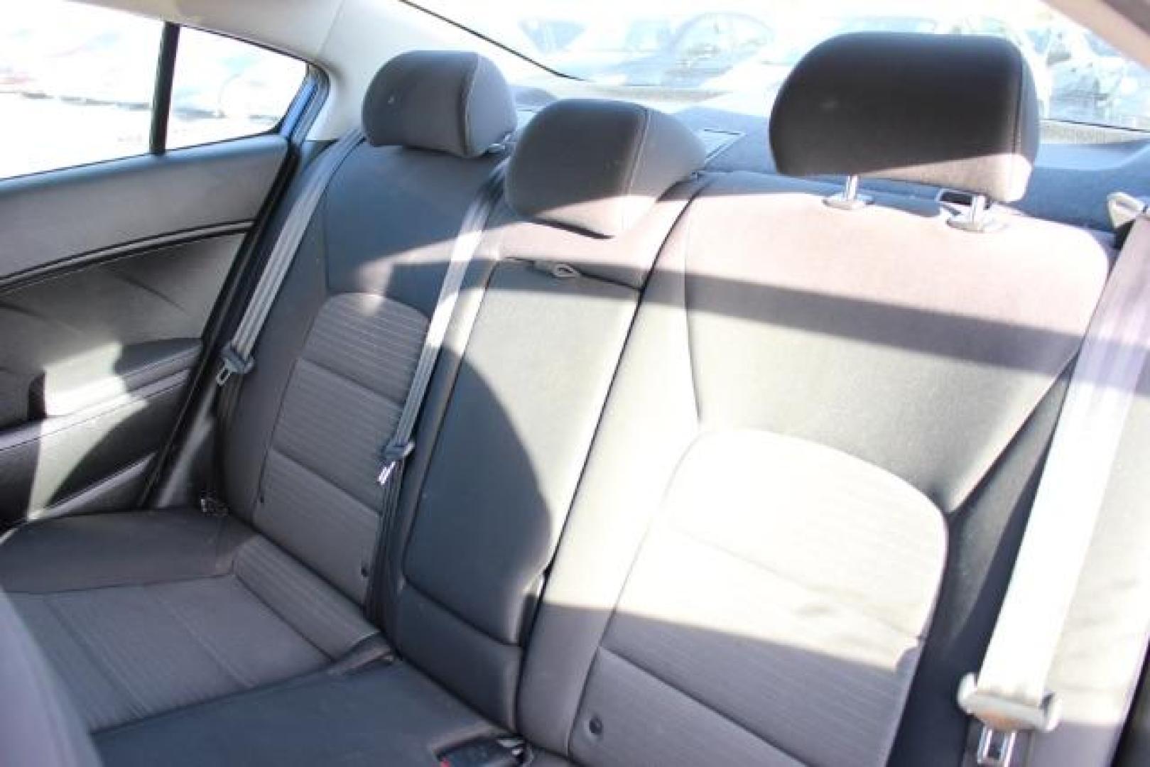 2018 BLUE Kia Forte LX 6A (3KPFL4A70JE) with an 2.0L L4 DOHC 16V engine, 6-Speed Automatic transmission, located at 2715 W Pioneer Pkwy, Arlington, TX, 76013, (817) 265-9009, 32.710262, -97.153236 - Photo#11