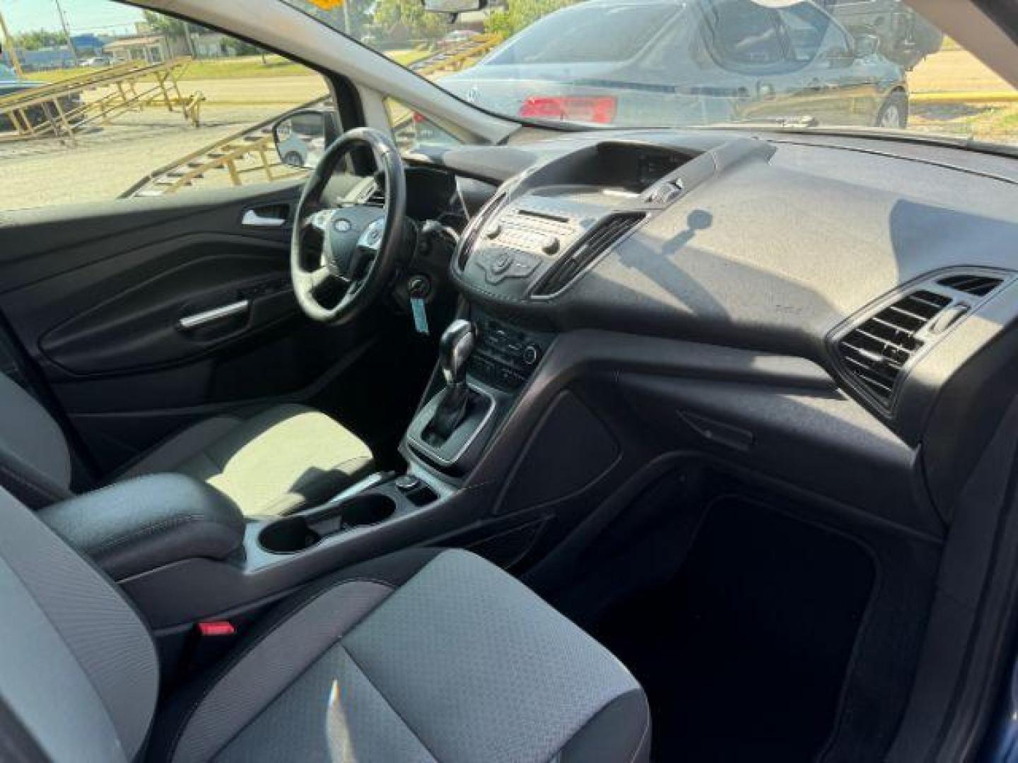 2018 Blue Ford C-Max Hybrid SE (1FADP5AU5JL) with an 2.0L L4 DOHC 16V HYB engine, Continuously Variabl transmission, located at 2715 W Pioneer Pkwy, Arlington, TX, 76013, (817) 265-9009, 32.710262, -97.153236 - Photo#14