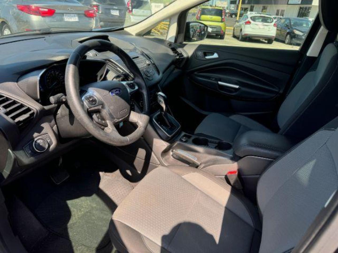 2018 Blue Ford C-Max Hybrid SE (1FADP5AU5JL) with an 2.0L L4 DOHC 16V HYB engine, Continuously Variabl transmission, located at 2715 W Pioneer Pkwy, Arlington, TX, 76013, (817) 265-9009, 32.710262, -97.153236 - Photo#15