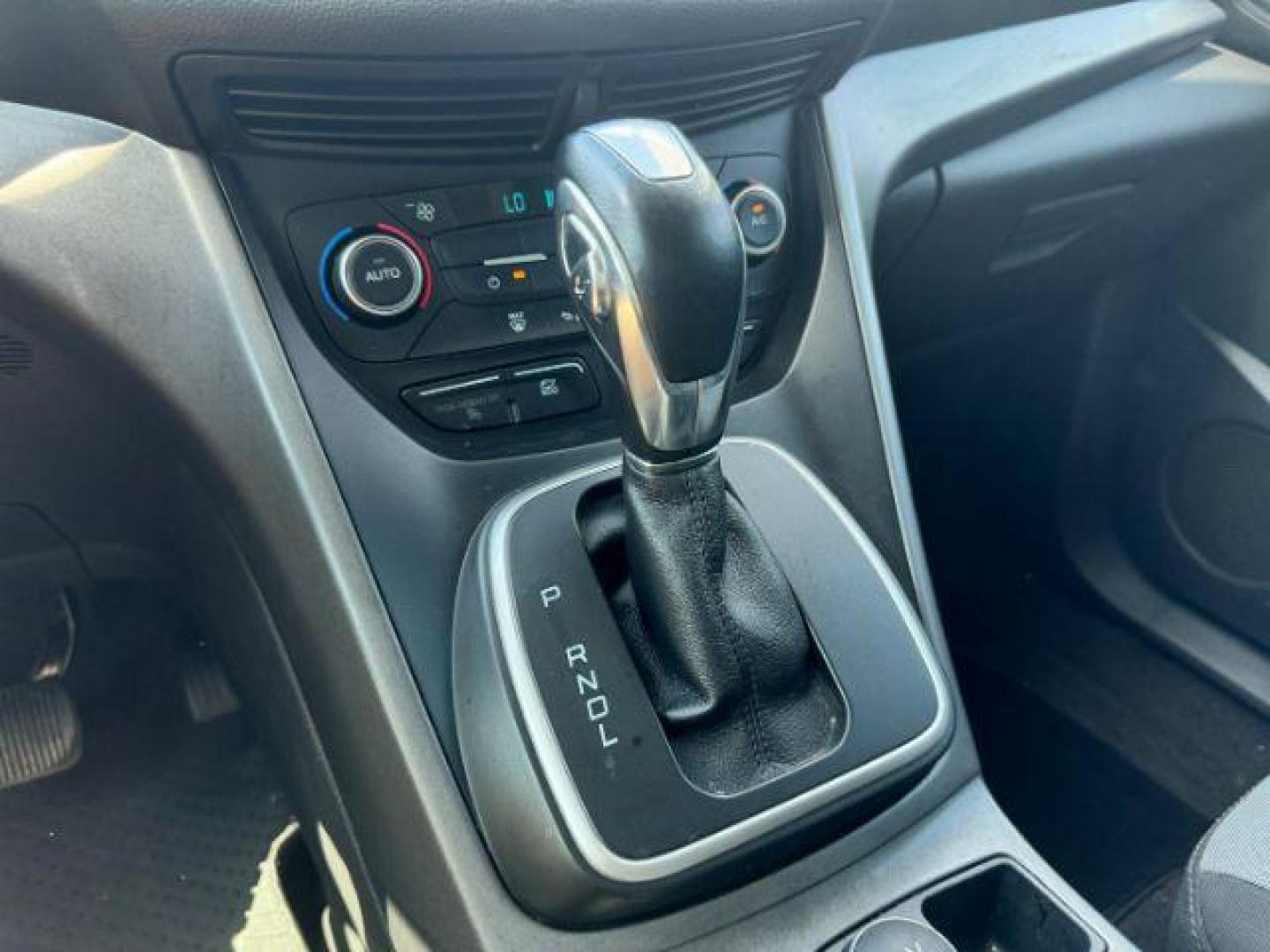 2018 Blue Ford C-Max Hybrid SE (1FADP5AU5JL) with an 2.0L L4 DOHC 16V HYB engine, Continuously Variabl transmission, located at 2715 W Pioneer Pkwy, Arlington, TX, 76013, (817) 265-9009, 32.710262, -97.153236 - Photo#16