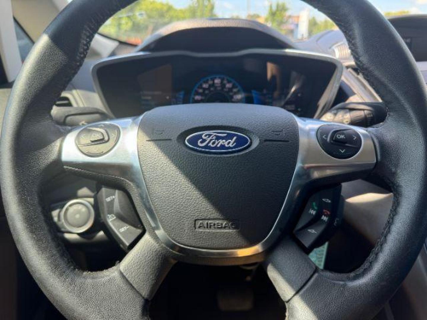 2018 Blue Ford C-Max Hybrid SE (1FADP5AU5JL) with an 2.0L L4 DOHC 16V HYB engine, Continuously Variabl transmission, located at 2715 W Pioneer Pkwy, Arlington, TX, 76013, (817) 265-9009, 32.710262, -97.153236 - Photo#18