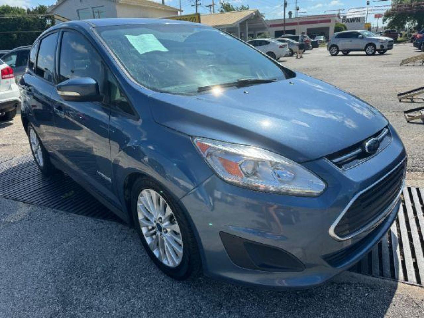 2018 Blue Ford C-Max Hybrid SE (1FADP5AU5JL) with an 2.0L L4 DOHC 16V HYB engine, Continuously Variabl transmission, located at 2715 W Pioneer Pkwy, Arlington, TX, 76013, (817) 265-9009, 32.710262, -97.153236 - Photo#5