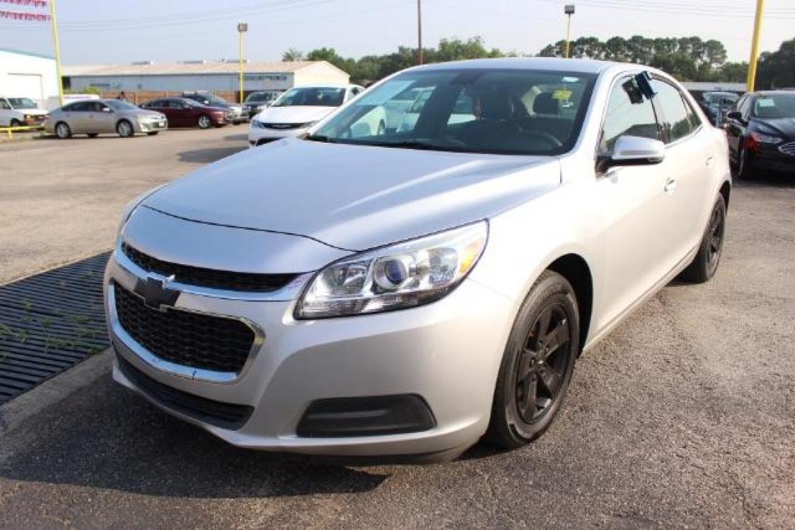 2016 Silver Chevrolet Malibu Limited 1LT (1G11C5SA5GF) with an 2.5L L4 DOHC 16V engine, 6-Speed Automatic transmission, located at 2715 W Pioneer Pkwy, Arlington, TX, 76013, (817) 265-9009, 32.710262, -97.153236 - Photo #1