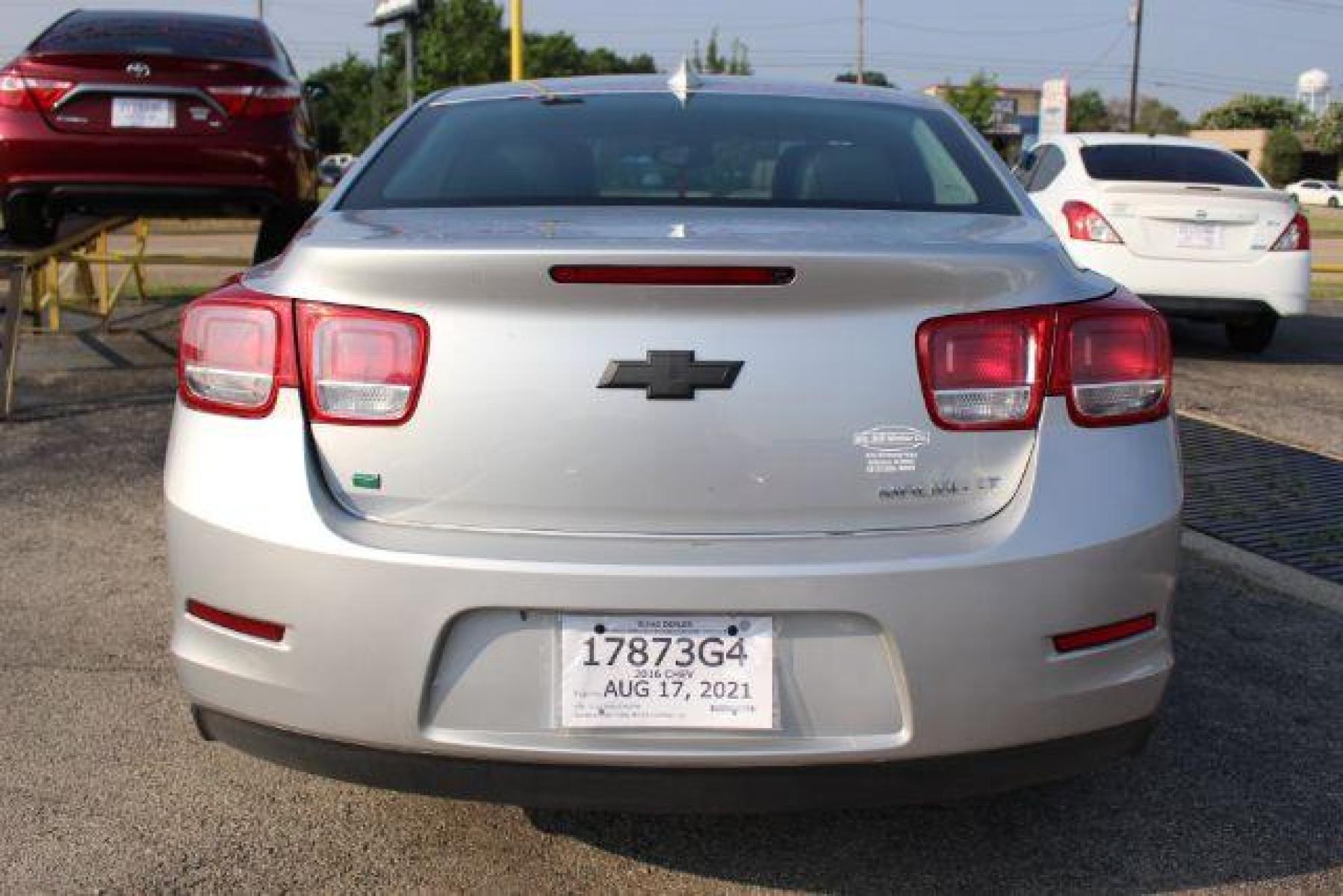 2016 Silver Chevrolet Malibu Limited 1LT (1G11C5SA5GF) with an 2.5L L4 DOHC 16V engine, 6-Speed Automatic transmission, located at 2715 W Pioneer Pkwy, Arlington, TX, 76013, (817) 265-9009, 32.710262, -97.153236 - Photo #6