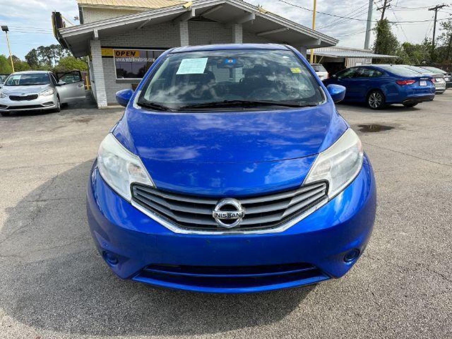 2015 Metallic Blue Nissan Versa Note SV (3N1CE2CP6FL) with an 1.6L L4 DOHC 16V engine, Continuously Variabl transmission, located at 2715 W Pioneer Pkwy, Arlington, TX, 76013, (817) 265-9009, 32.710262, -97.153236 - Photo#3