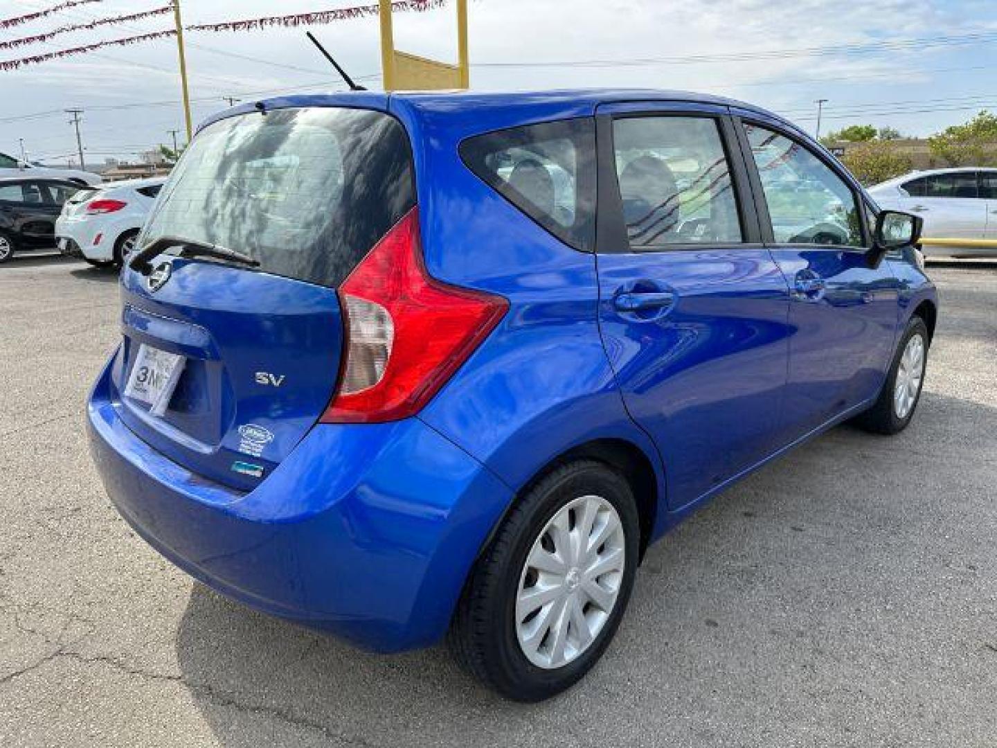 2015 Metallic Blue Nissan Versa Note SV (3N1CE2CP6FL) with an 1.6L L4 DOHC 16V engine, Continuously Variabl transmission, located at 2715 W Pioneer Pkwy, Arlington, TX, 76013, (817) 265-9009, 32.710262, -97.153236 - Photo#5
