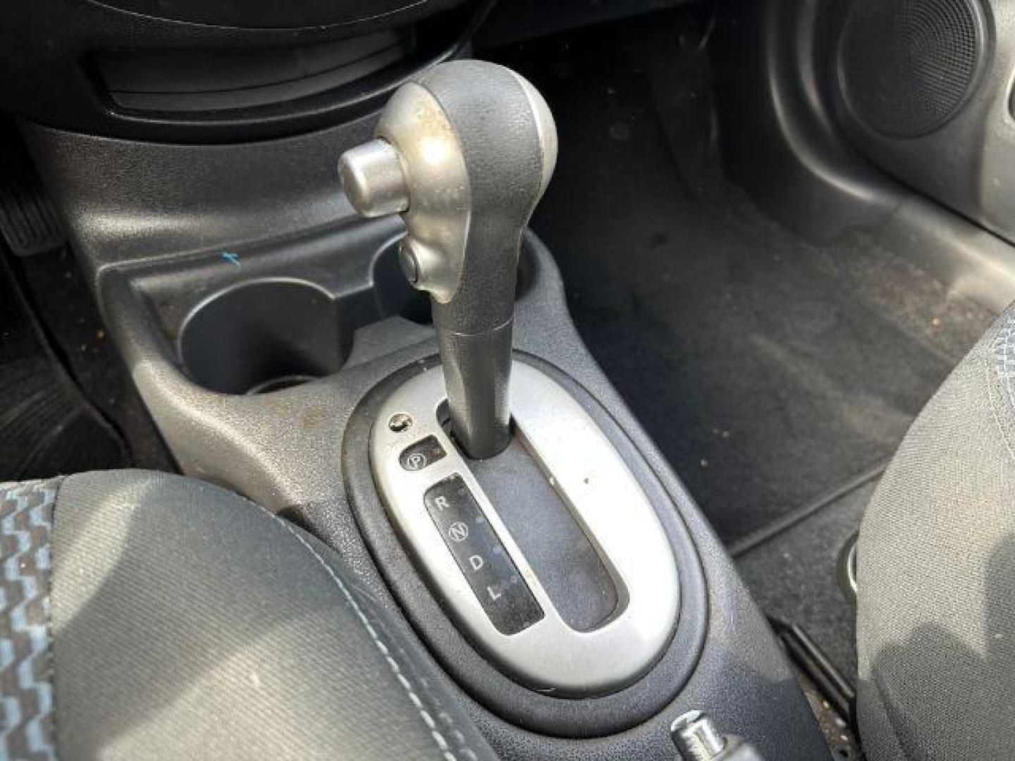 2015 Metallic Blue Nissan Versa Note SV (3N1CE2CP6FL) with an 1.6L L4 DOHC 16V engine, Continuously Variabl transmission, located at 2715 W Pioneer Pkwy, Arlington, TX, 76013, (817) 265-9009, 32.710262, -97.153236 - Photo#15