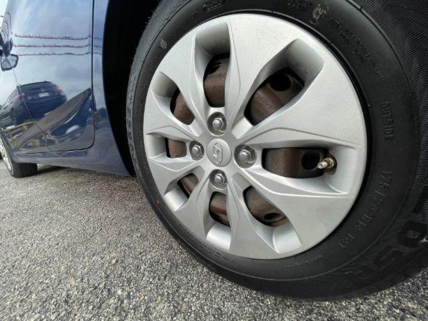 2016 BLUE Hyundai Accent SE 5-Door 6A (KMHCT5AE5GU) with an 1.6L L4 DOHC 16V engine, 6-Speed Automatic transmission, located at 2715 W Pioneer Pkwy, Arlington, TX, 76013, (817) 265-9009, 32.710262, -97.153236 - Photo#9