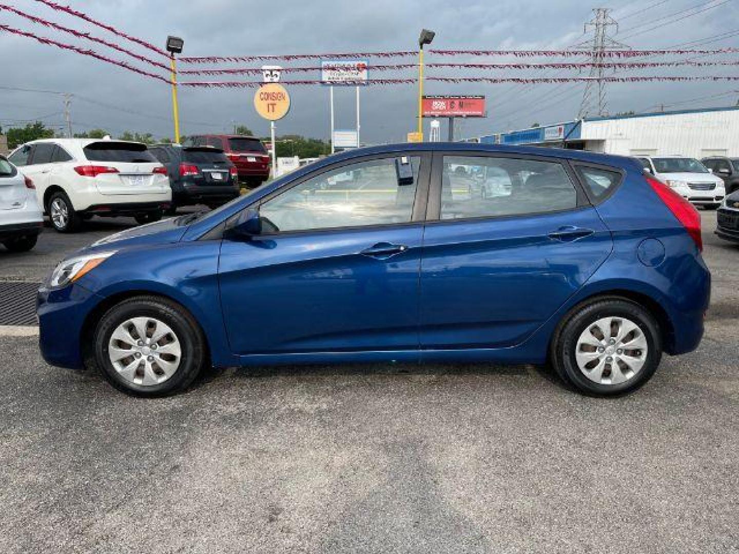 2016 BLUE Hyundai Accent SE 5-Door 6A (KMHCT5AE5GU) with an 1.6L L4 DOHC 16V engine, 6-Speed Automatic transmission, located at 2715 W Pioneer Pkwy, Arlington, TX, 76013, (817) 265-9009, 32.710262, -97.153236 - Photo#1