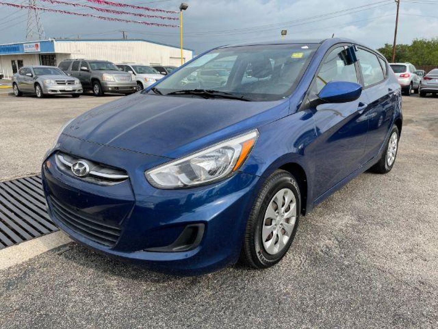 2016 BLUE Hyundai Accent SE 5-Door 6A (KMHCT5AE5GU) with an 1.6L L4 DOHC 16V engine, 6-Speed Automatic transmission, located at 2715 W Pioneer Pkwy, Arlington, TX, 76013, (817) 265-9009, 32.710262, -97.153236 - Photo#2